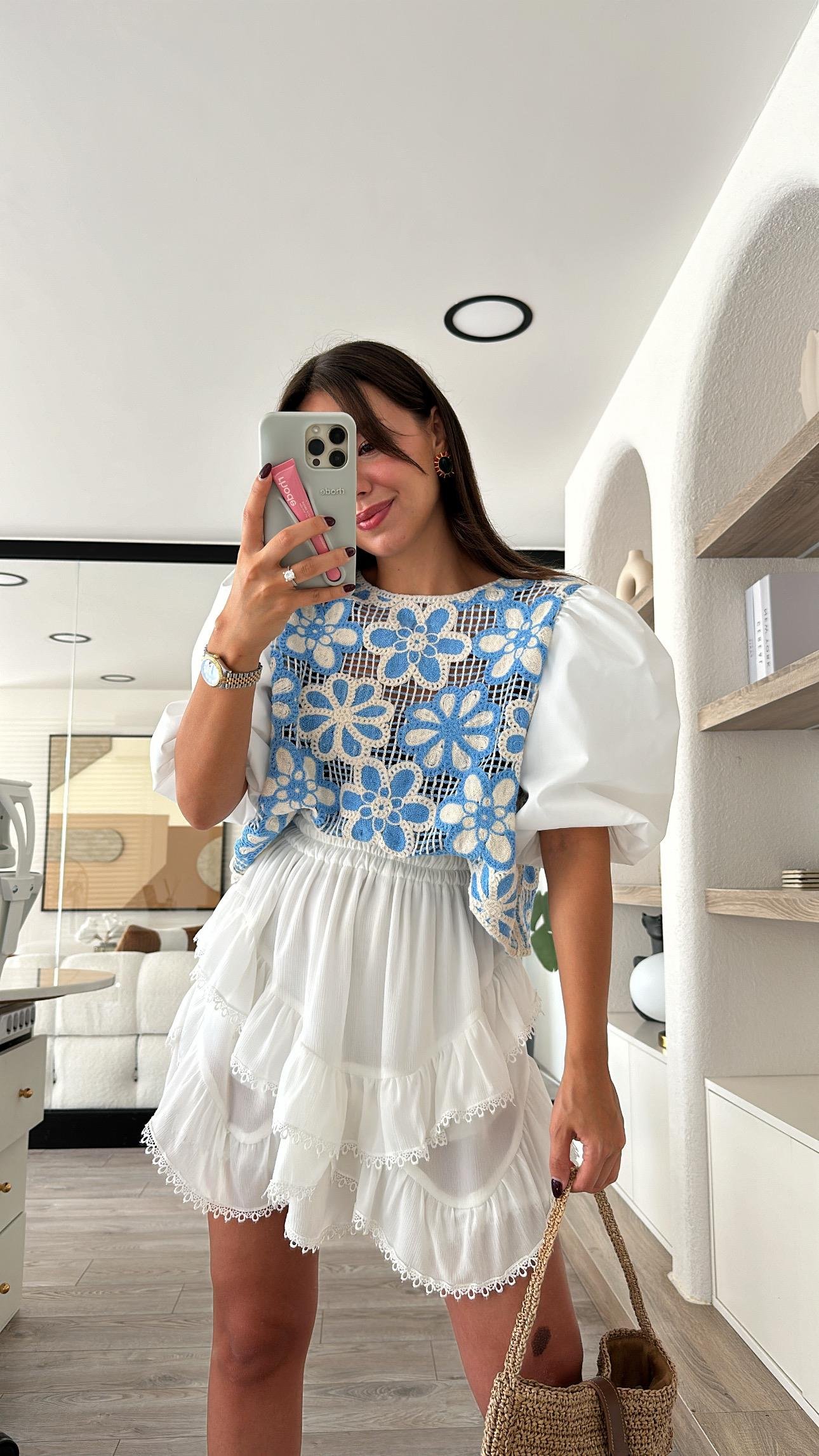 Beyaz Mavi Dantel İşlemeli Balon Kol Bluz