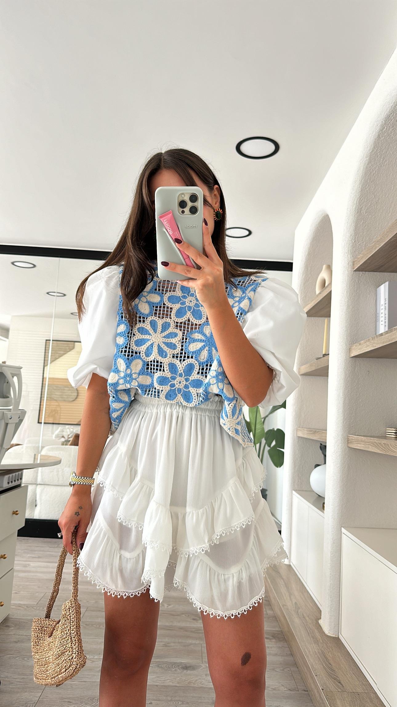 Beyaz Mavi Dantel İşlemeli Balon Kol Bluz