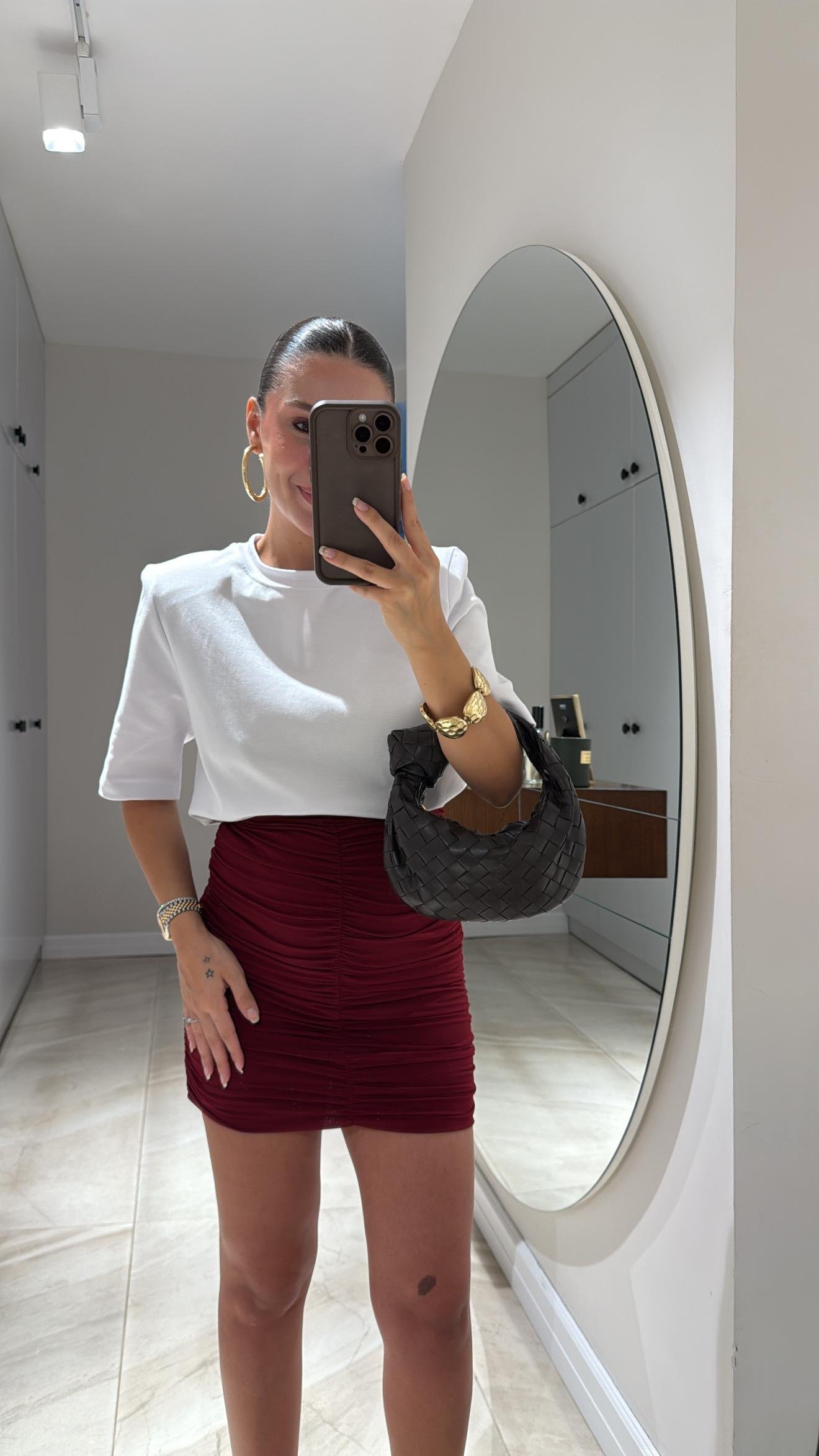 Beyaz Omuz Vatkalı Tshirt 