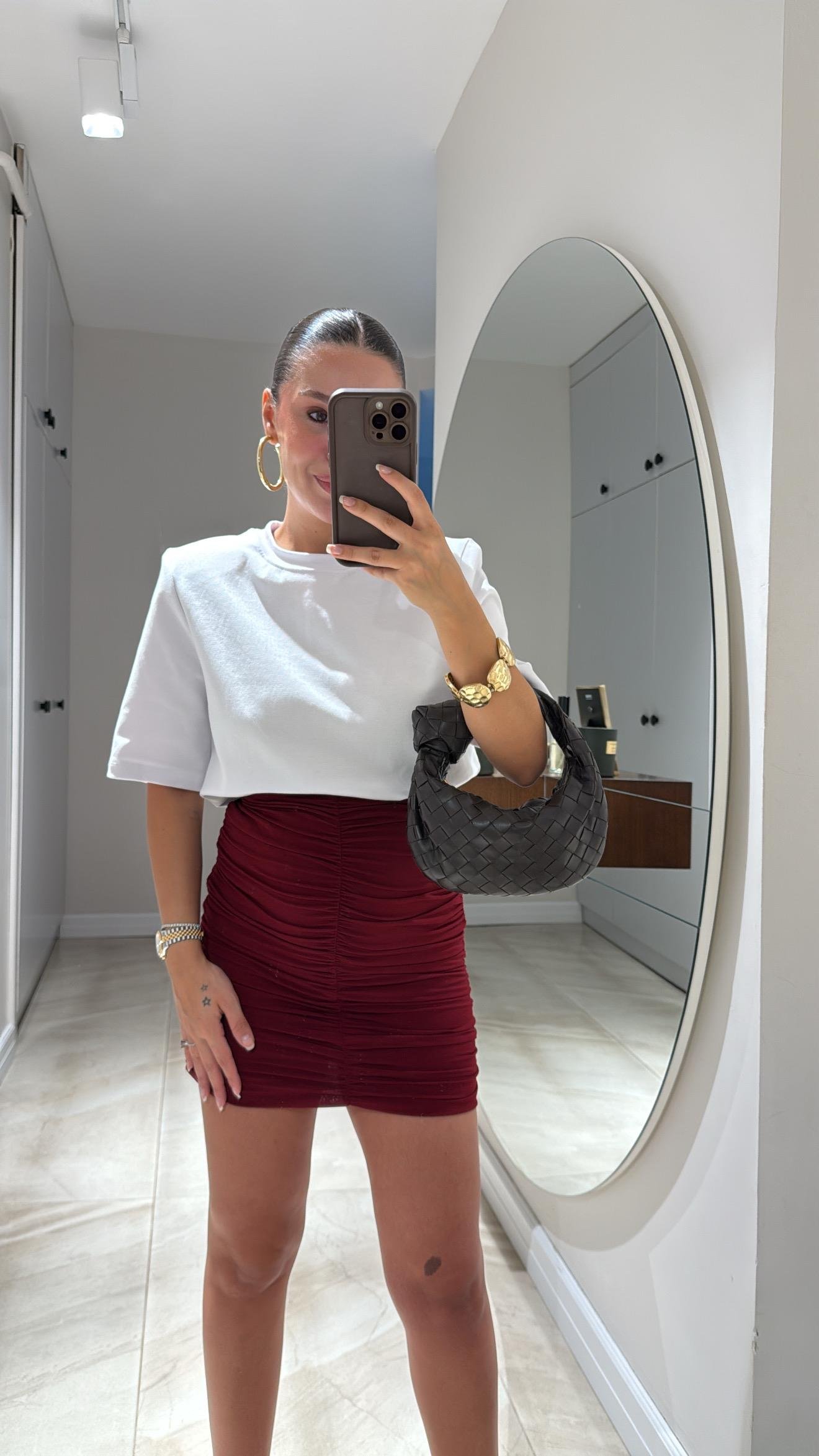 Beyaz Omuz Vatkalı Tshirt 