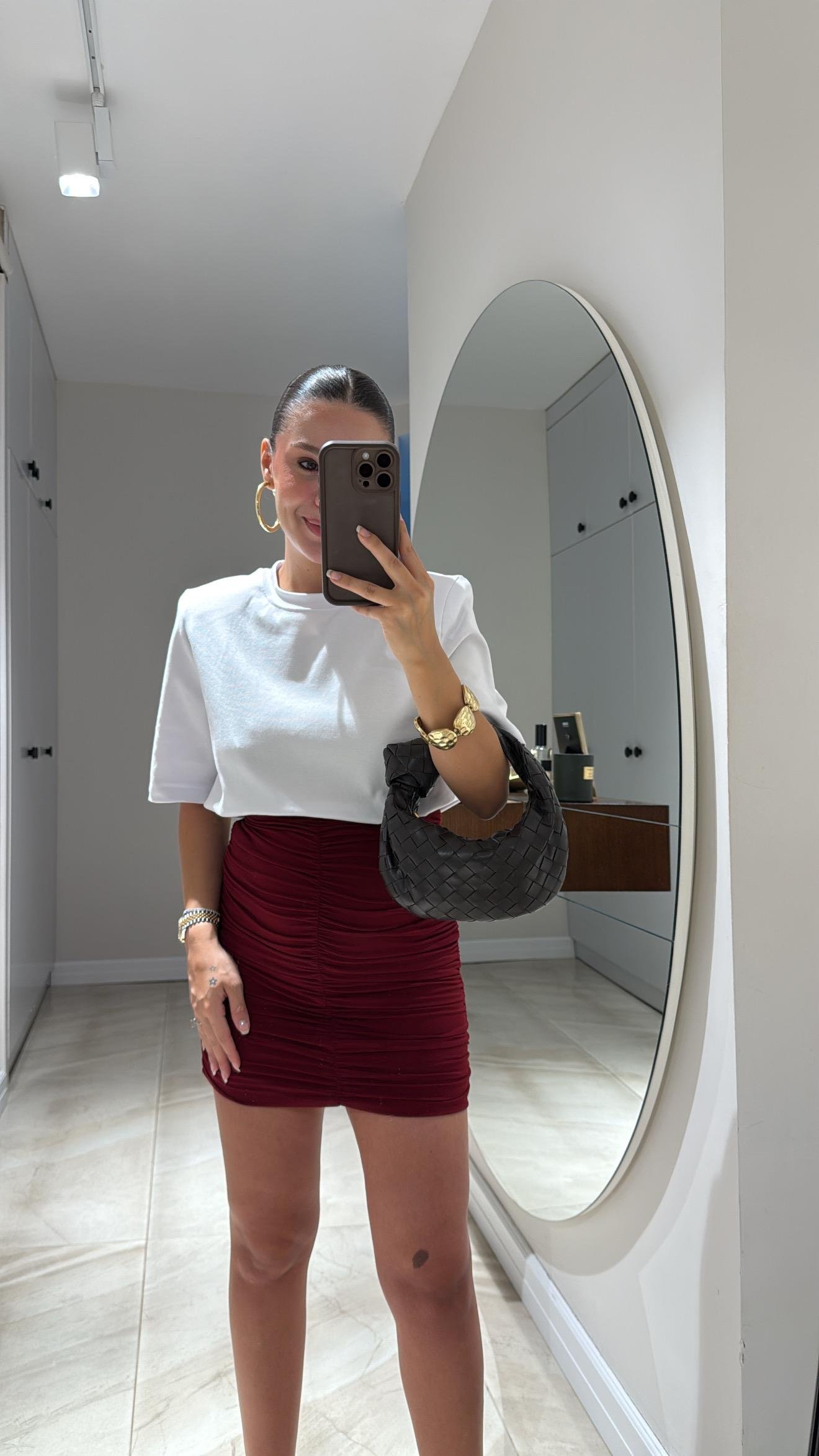 Beyaz Omuz Vatkalı Tshirt 