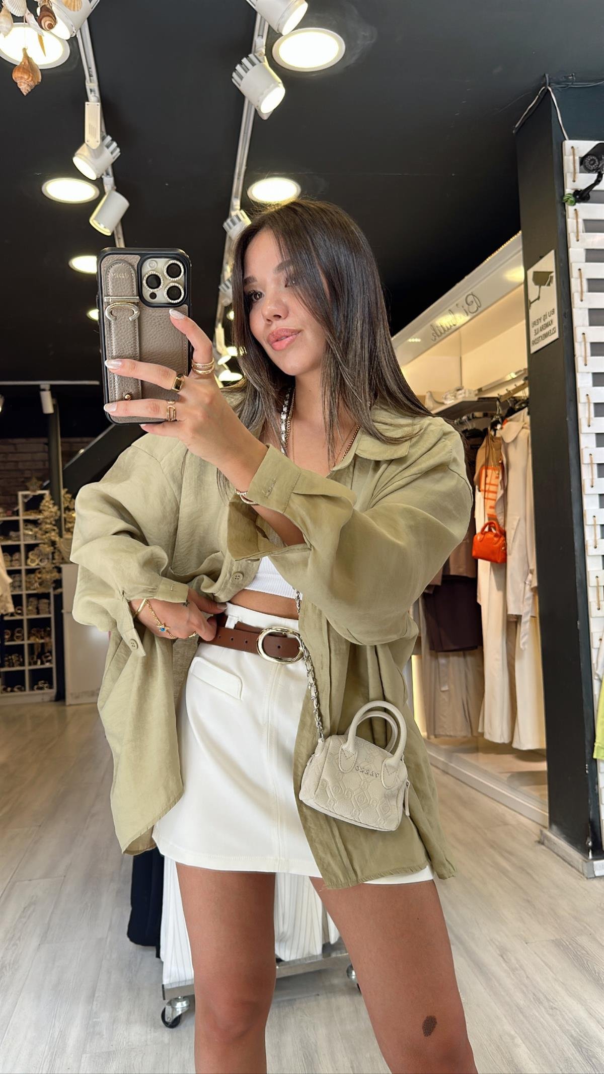 Beyaz Ön Cep Detaylı Marka Model Etek 