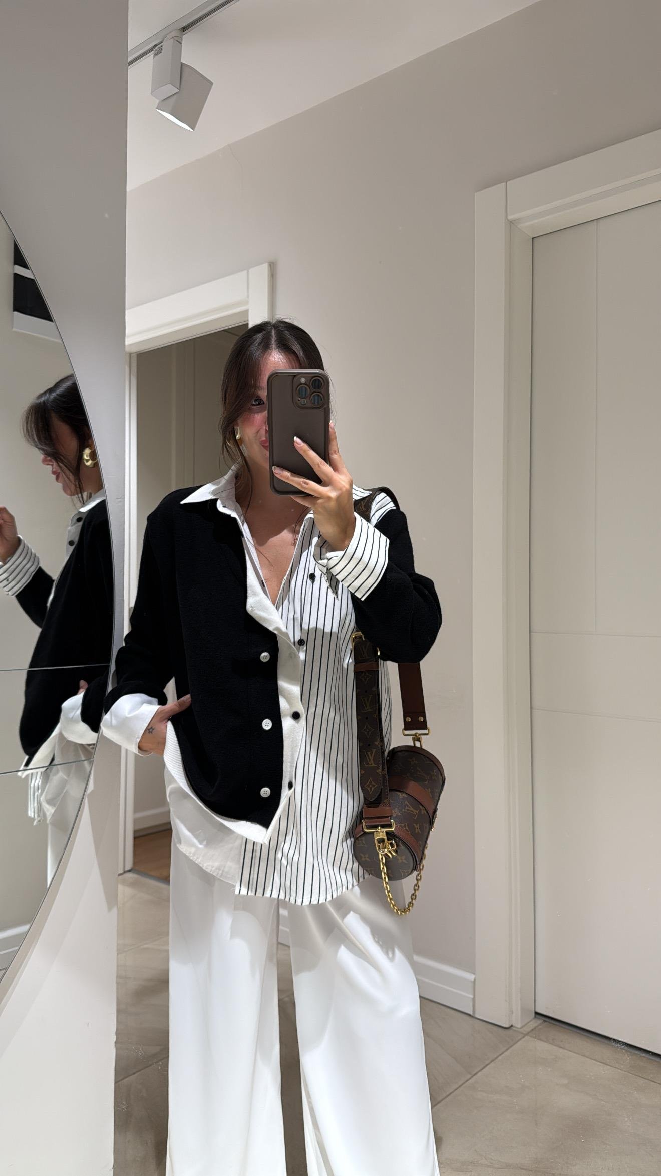 Beyaz Siyah Gömlek Detaylı Tasarım Hırka 