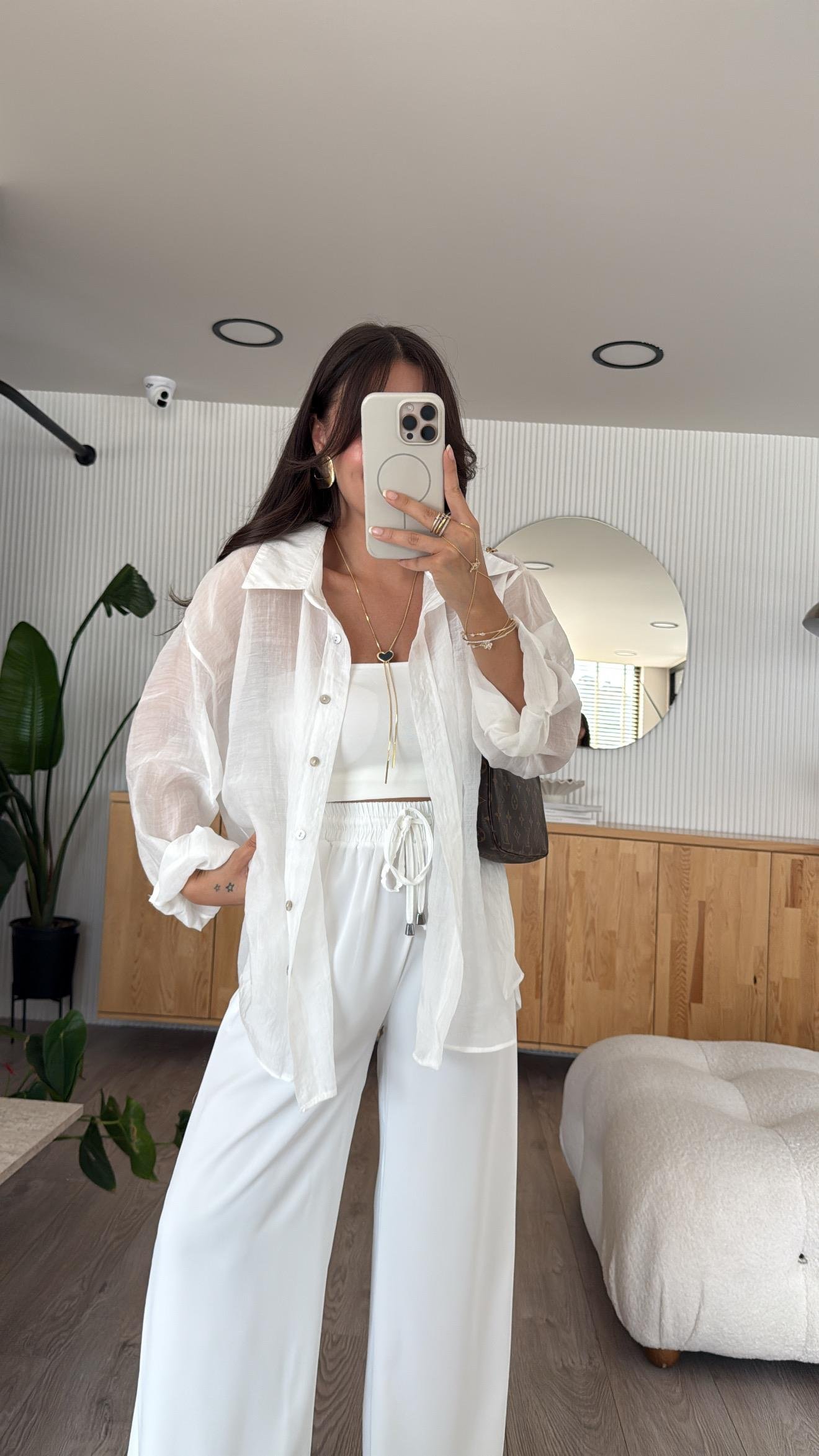 Beyaz Transparan İpeksi Gömlek 