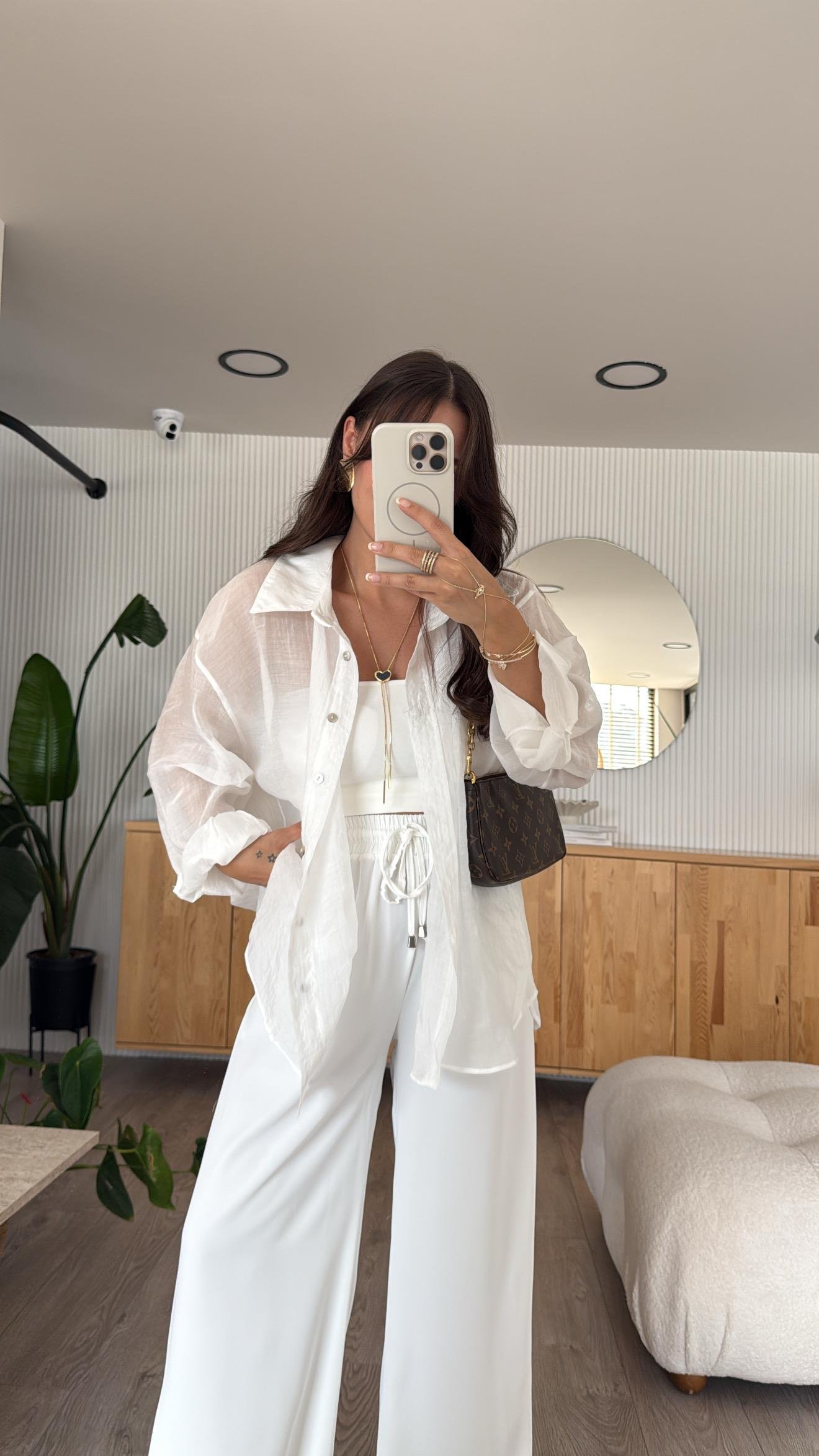 Beyaz Transparan İpeksi Gömlek 