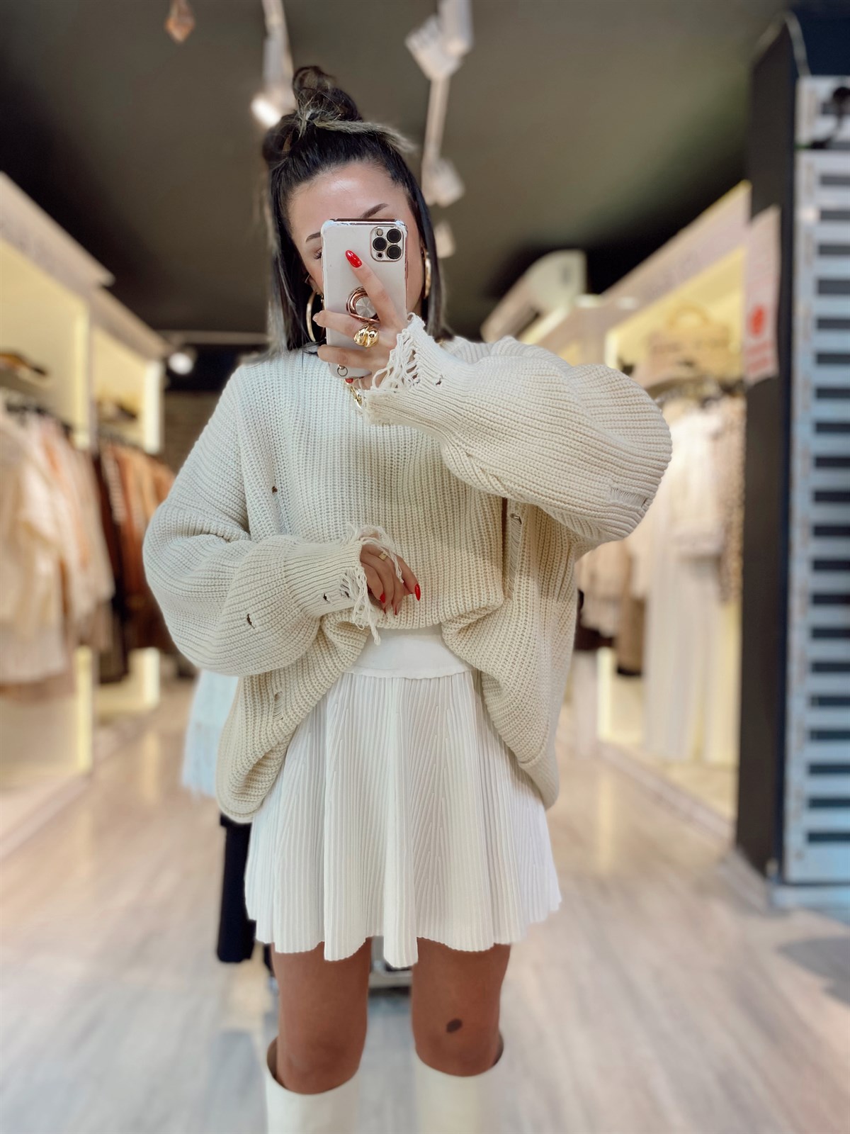 Beyaz Volanlı Lastikli Kısa Triko Etek