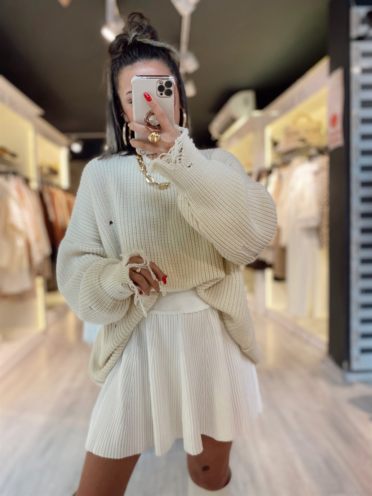 Beyaz Volanlı Lastikli Kısa Triko Etek