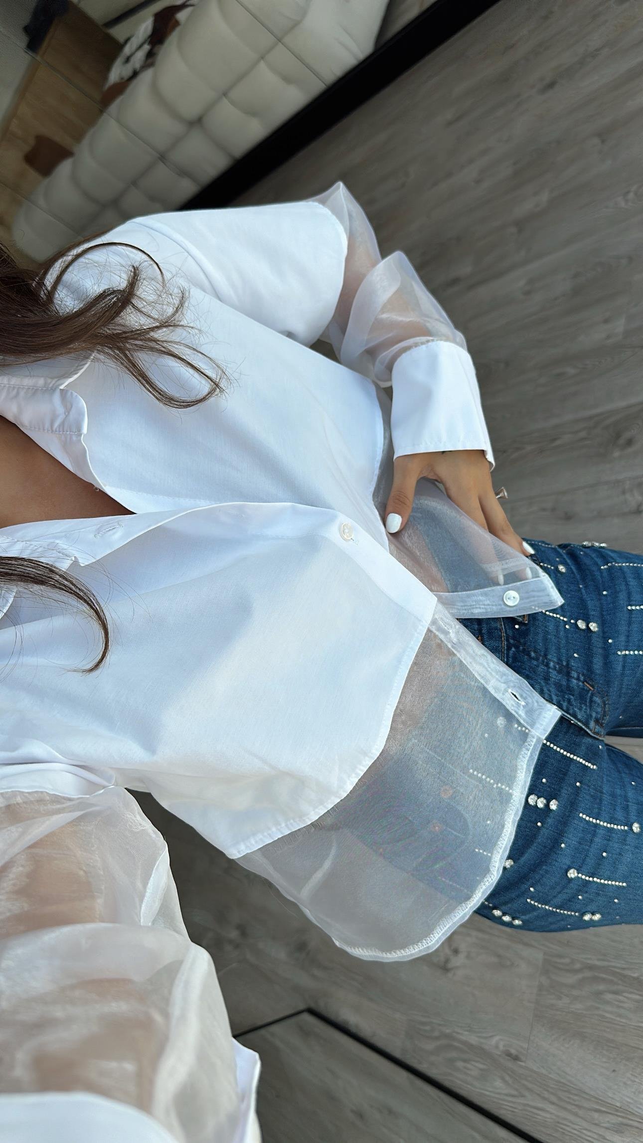 Beyaz Yarım Tül Detaylı Düğmeli Gömlek