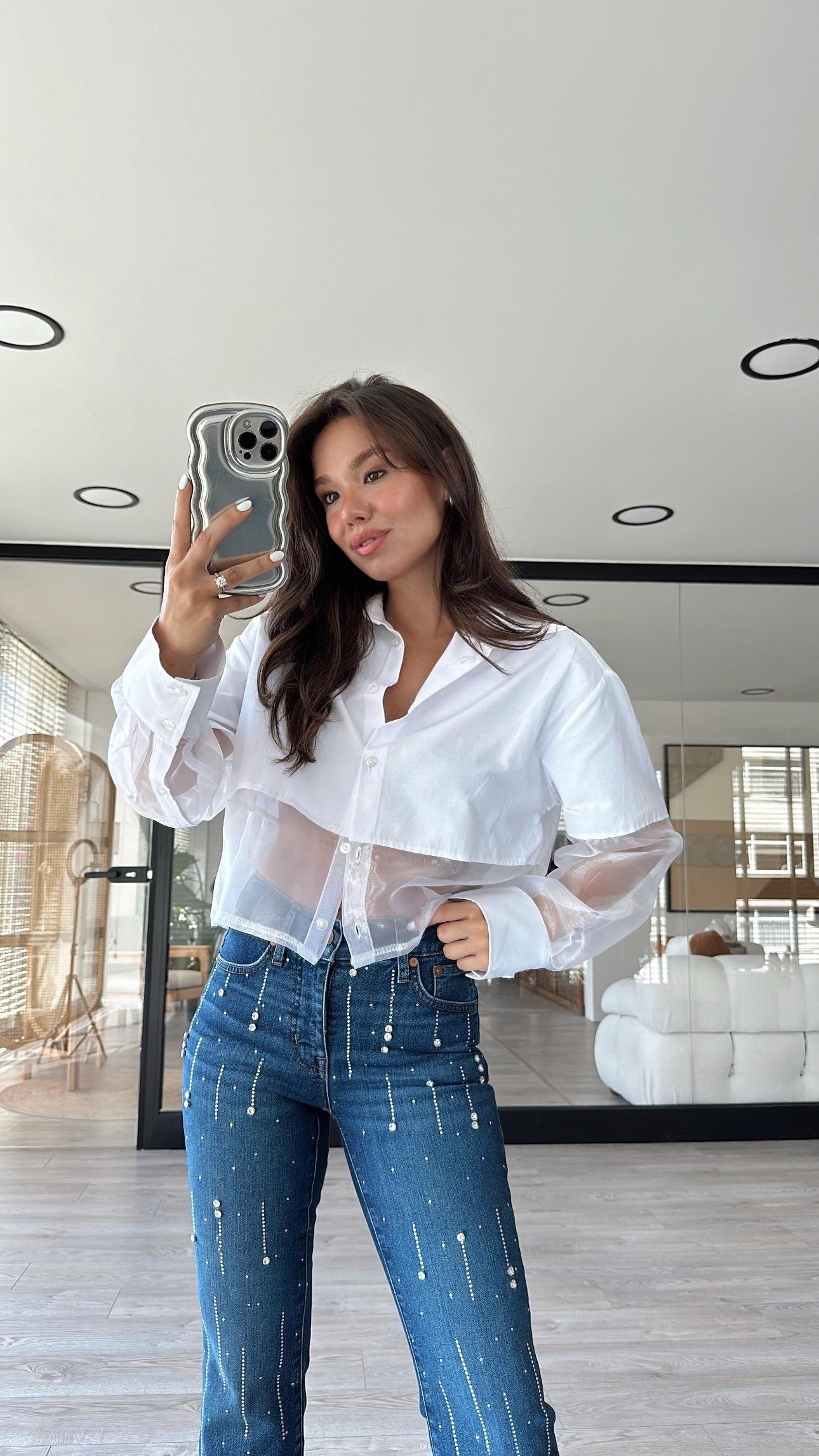 Beyaz Yarım Tül Detaylı Düğmeli Gömlek