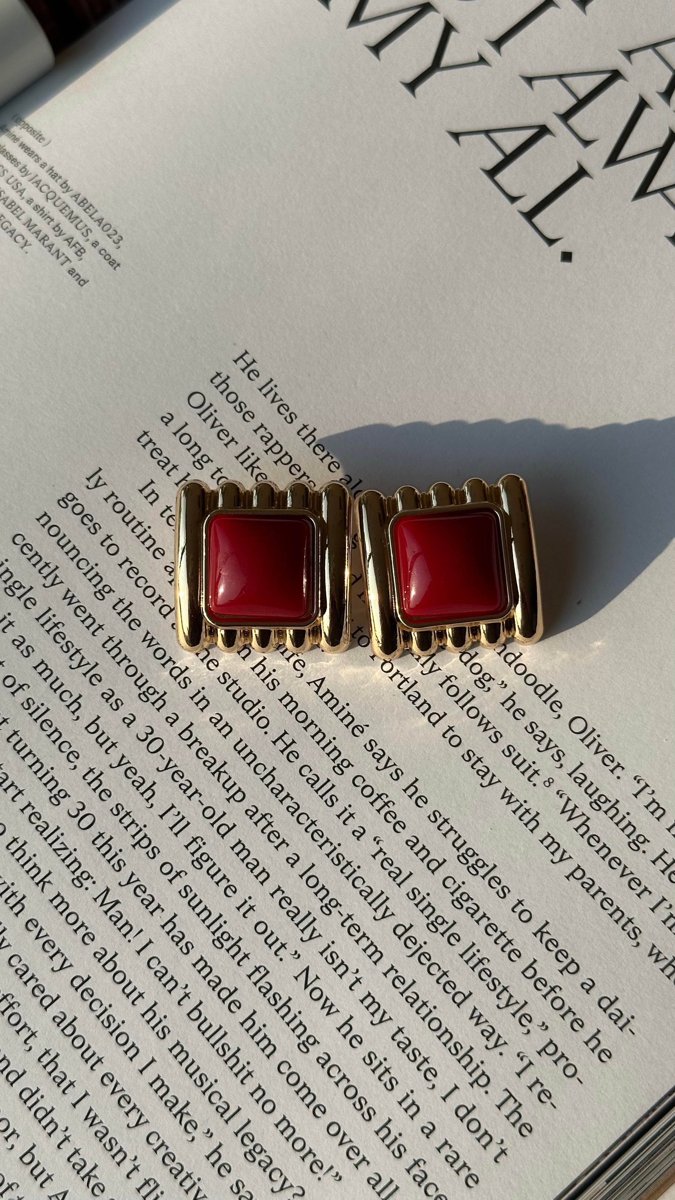 Bordo Gold Detaylı Kare Küpe