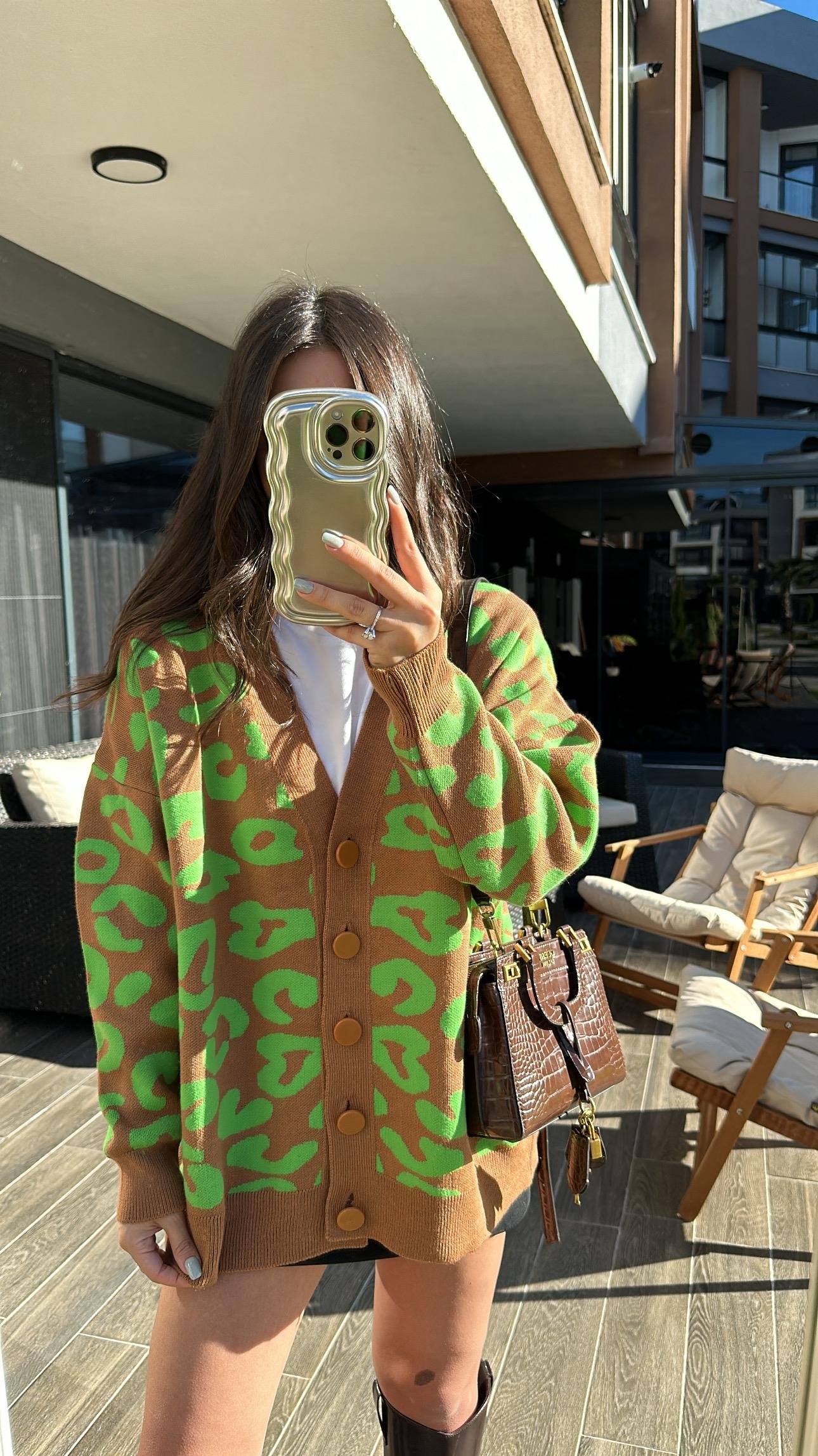 Camel Fıstık Yeşili Desenli Düğmeli Hırka