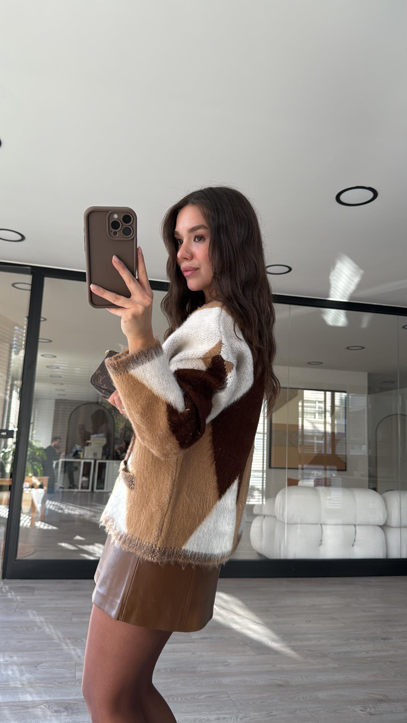 Camel Krem Baklava Desen Düğmeli Sakallı Hırka 