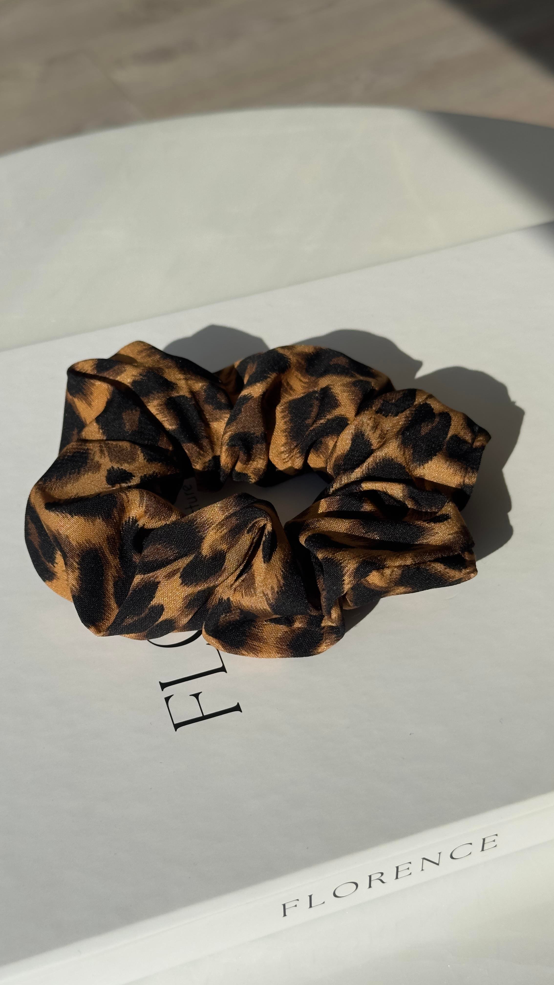 Camel Siyah Leopar Desen Lastik Toka