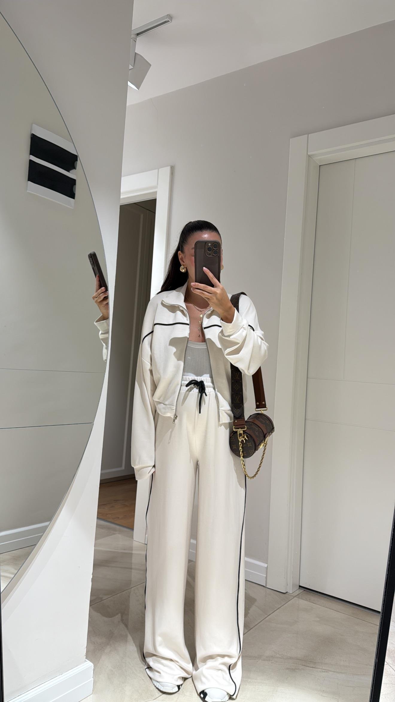 Ekru Biyeli Fermuarlı Pantolon Takım 