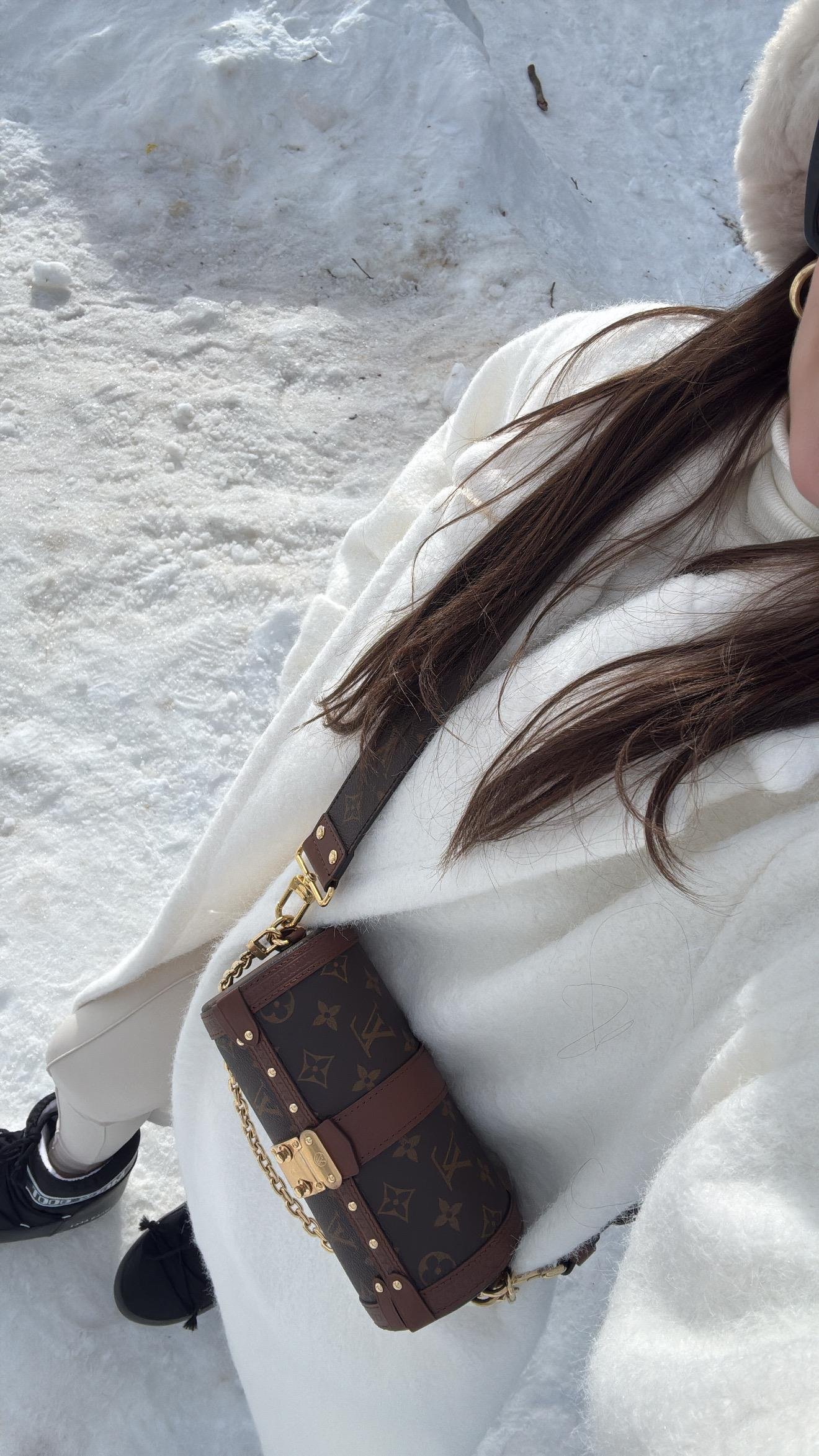 Ekru Cepli Uzun Buklet Kaban