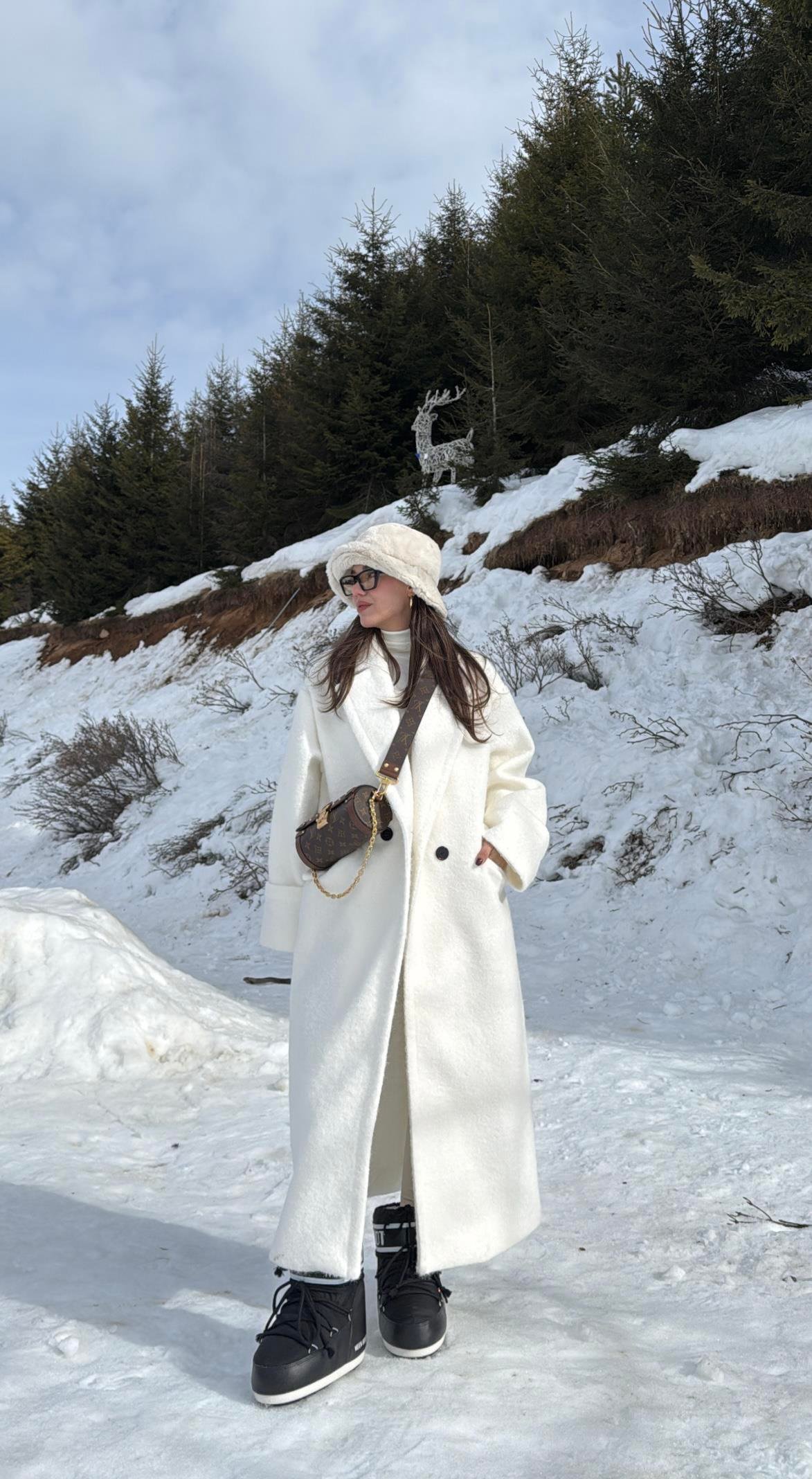 Ekru Cepli Uzun Buklet Kaban