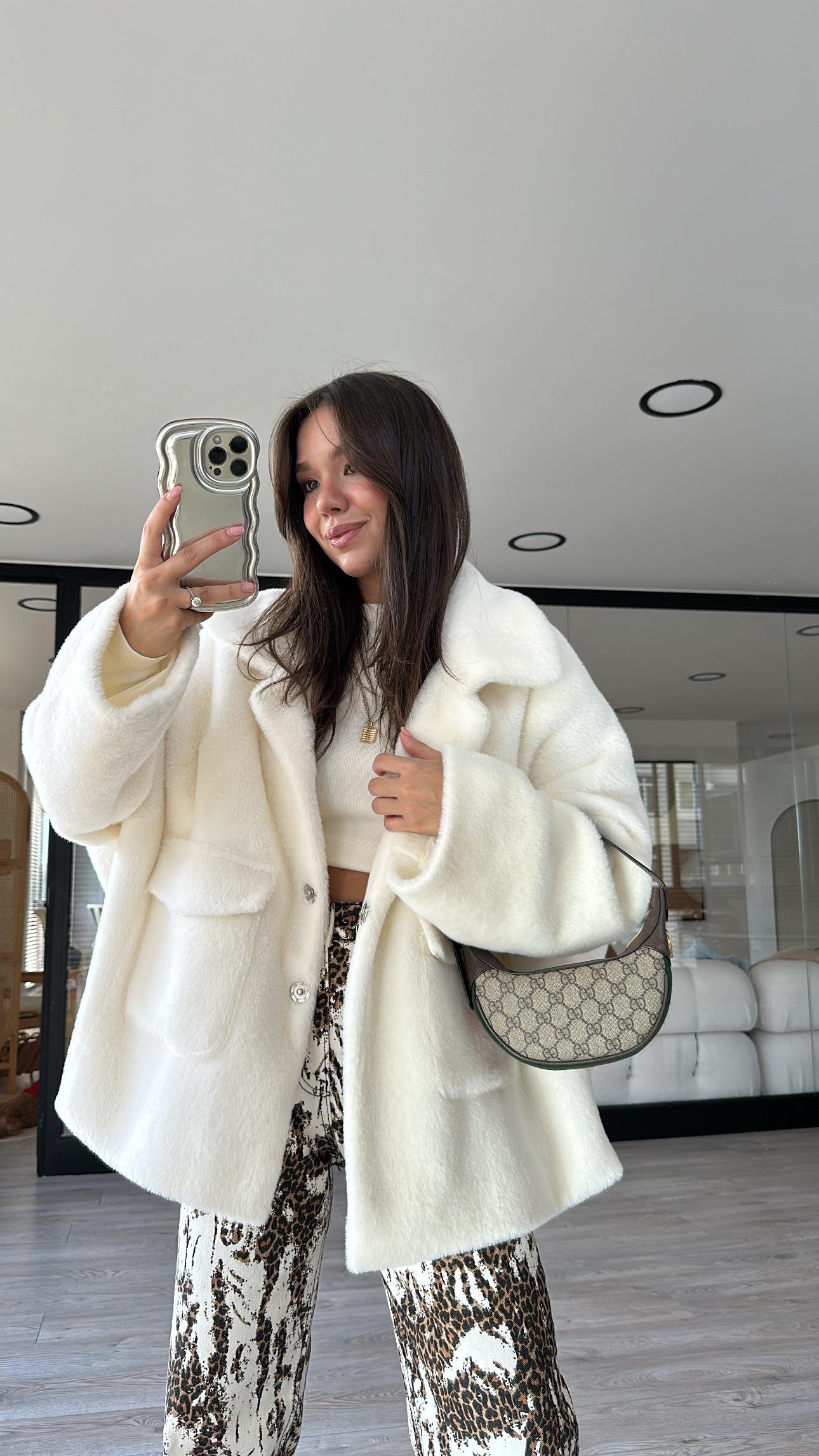 Ekru Çift Cepli Peluş Mont 