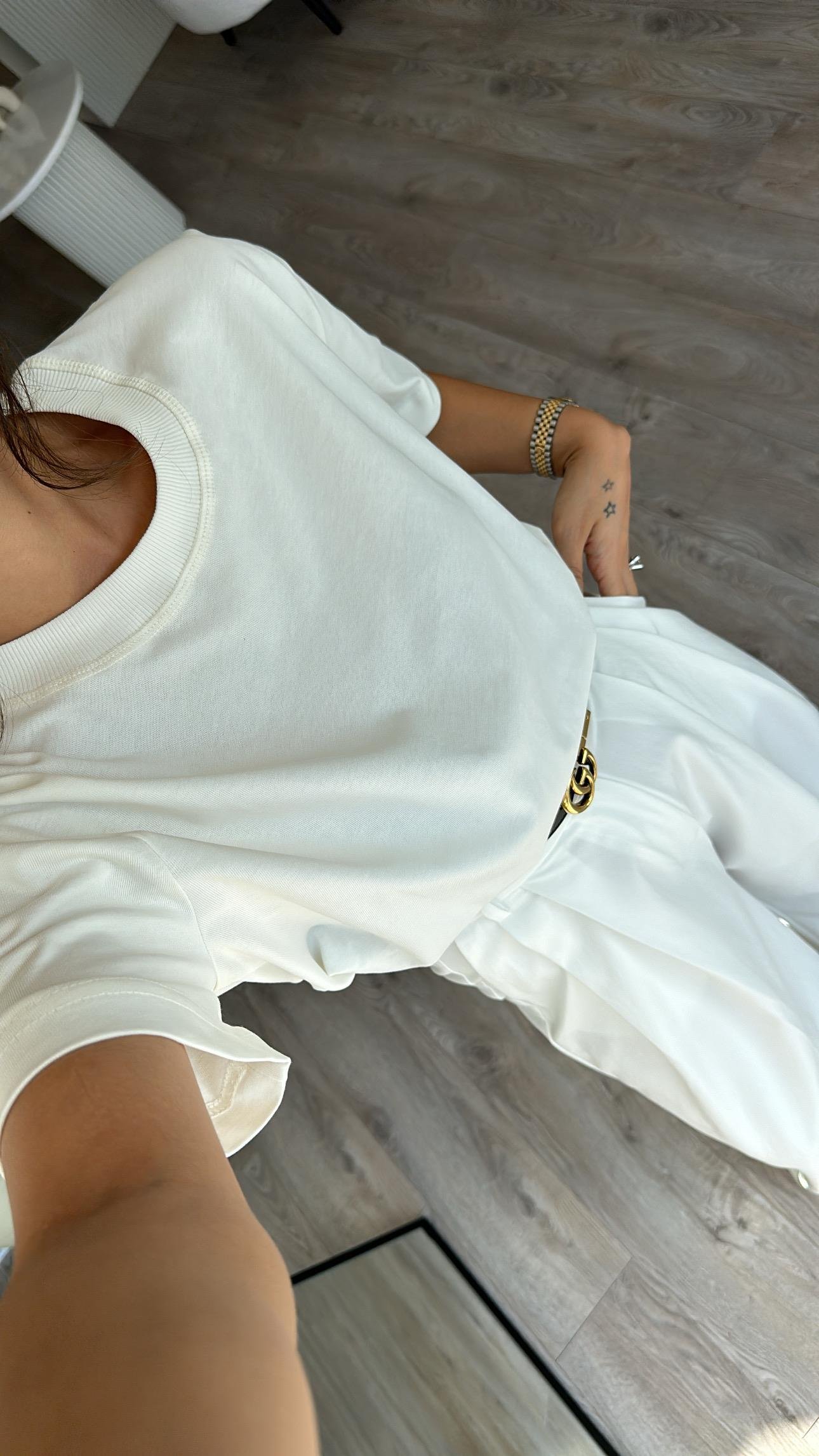 Ekru Dekoratif Dikişli Bisiklet Yaka Dilvin Tshirt