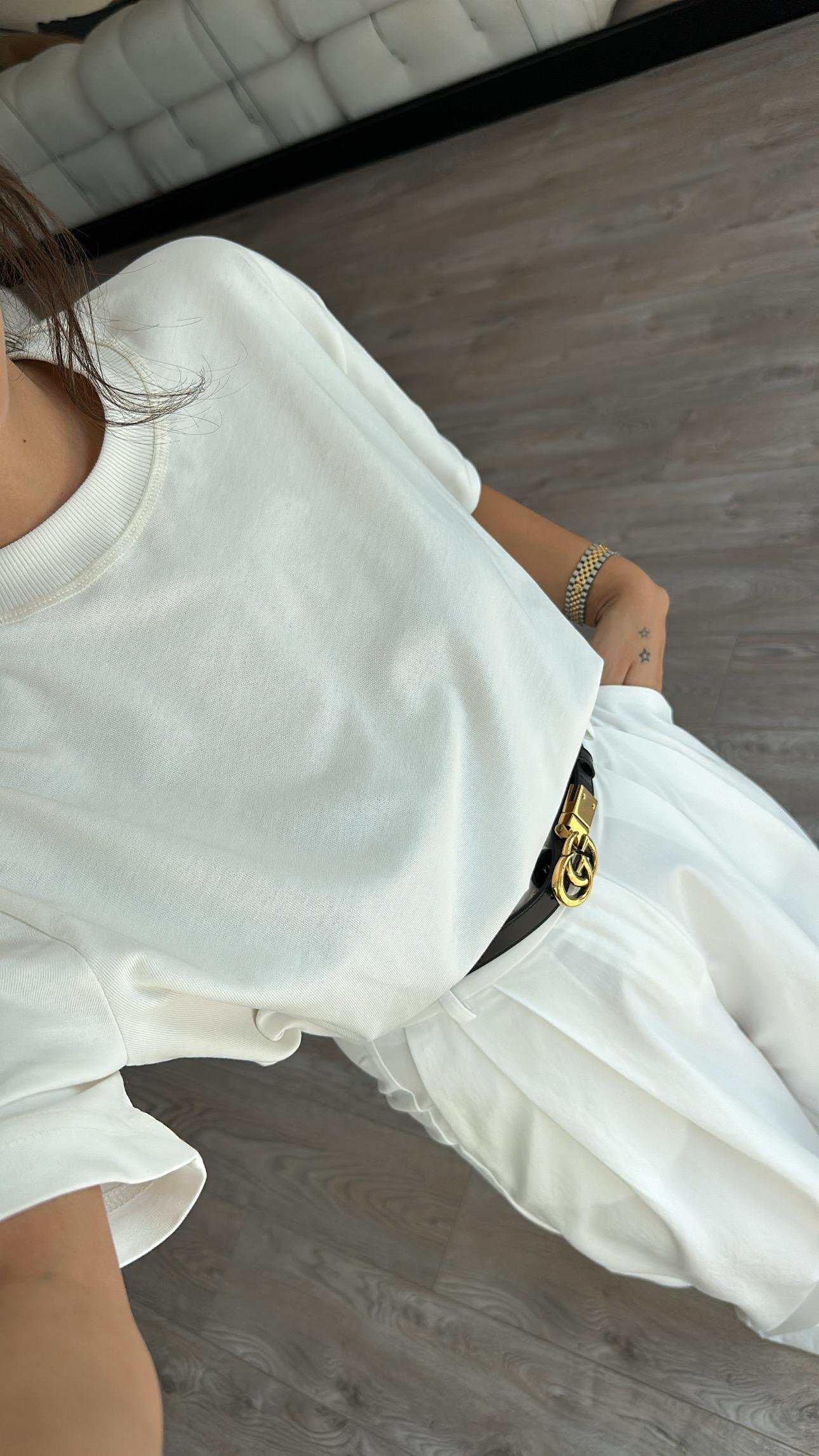 Ekru Dekoratif Dikişli Bisiklet Yaka Dilvin Tshirt