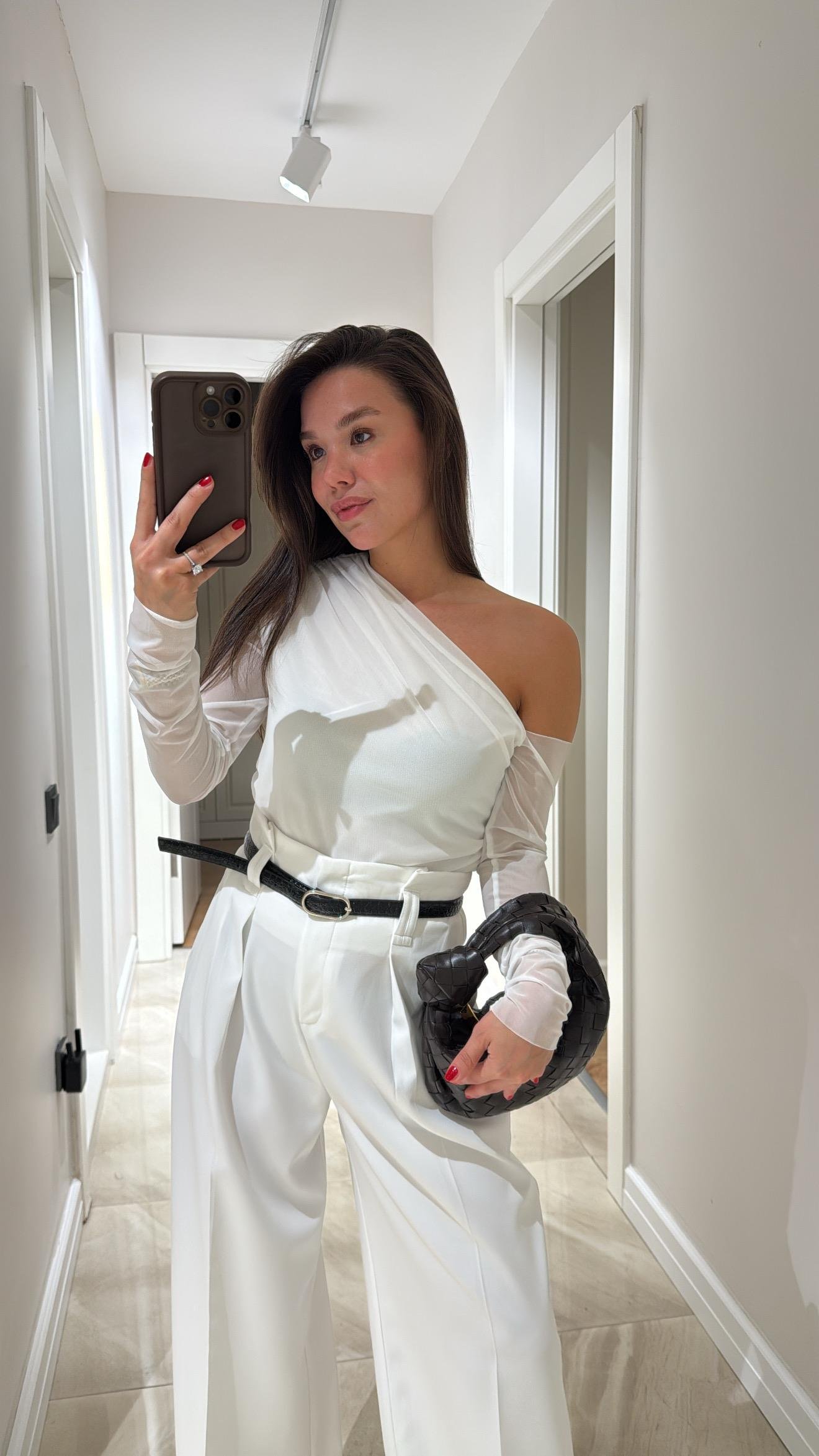 Ekru Düşük Omuz Detaylı Drapeli Tül Bluz