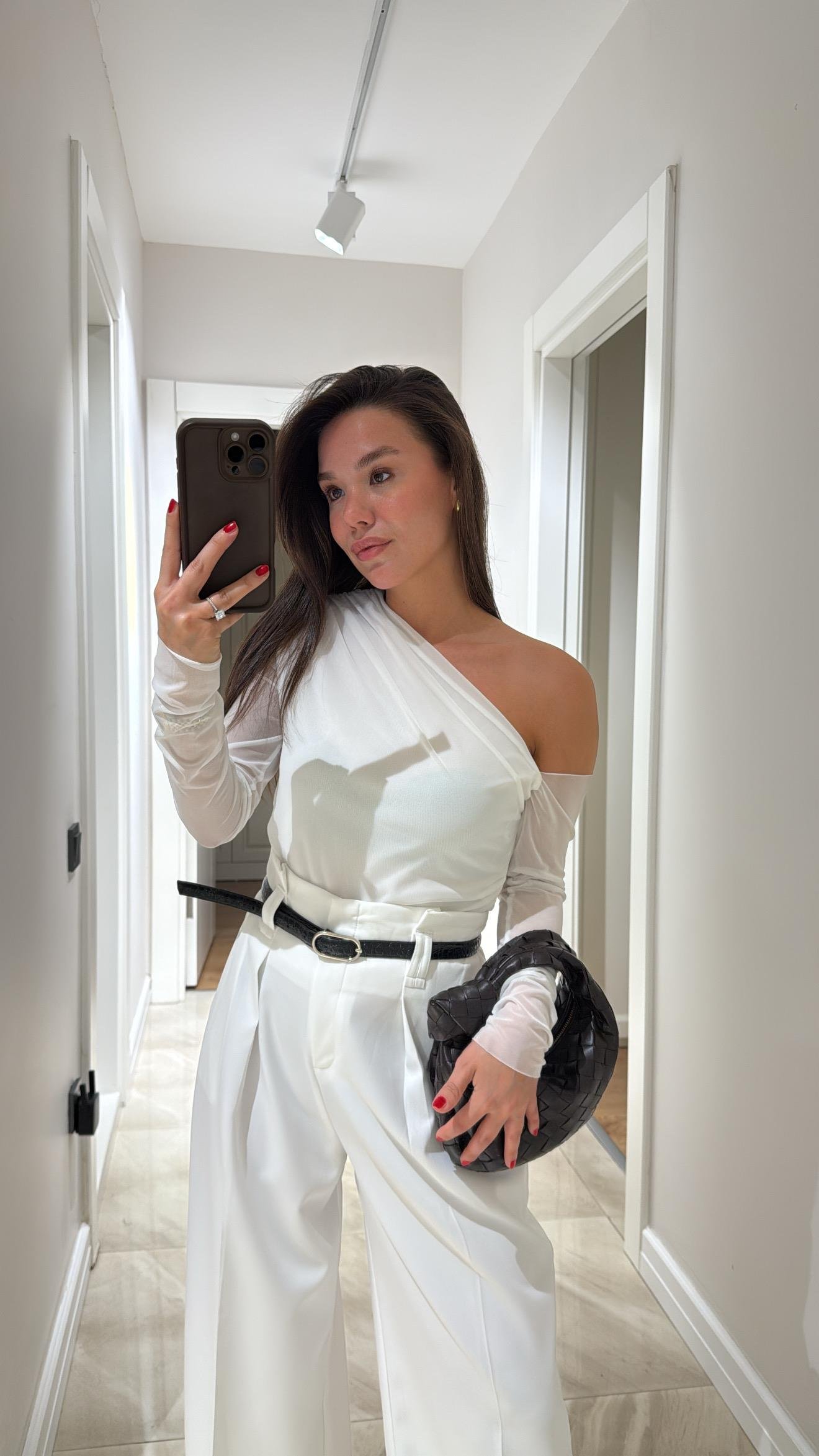 Ekru Düşük Omuz Detaylı Drapeli Tül Bluz