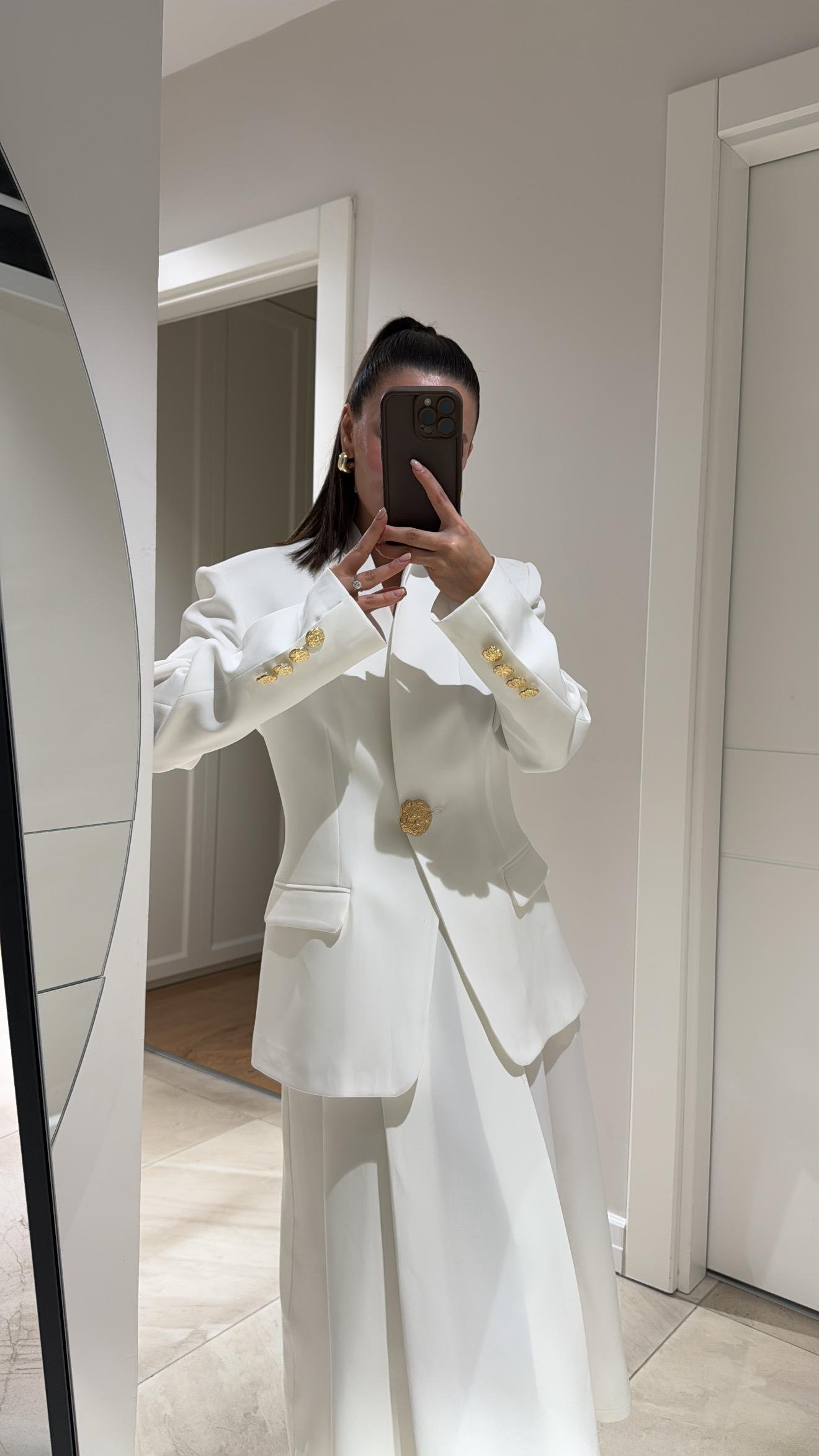 Ekru Gold Düğmeli Hakim Yaka Blazer Ceket 