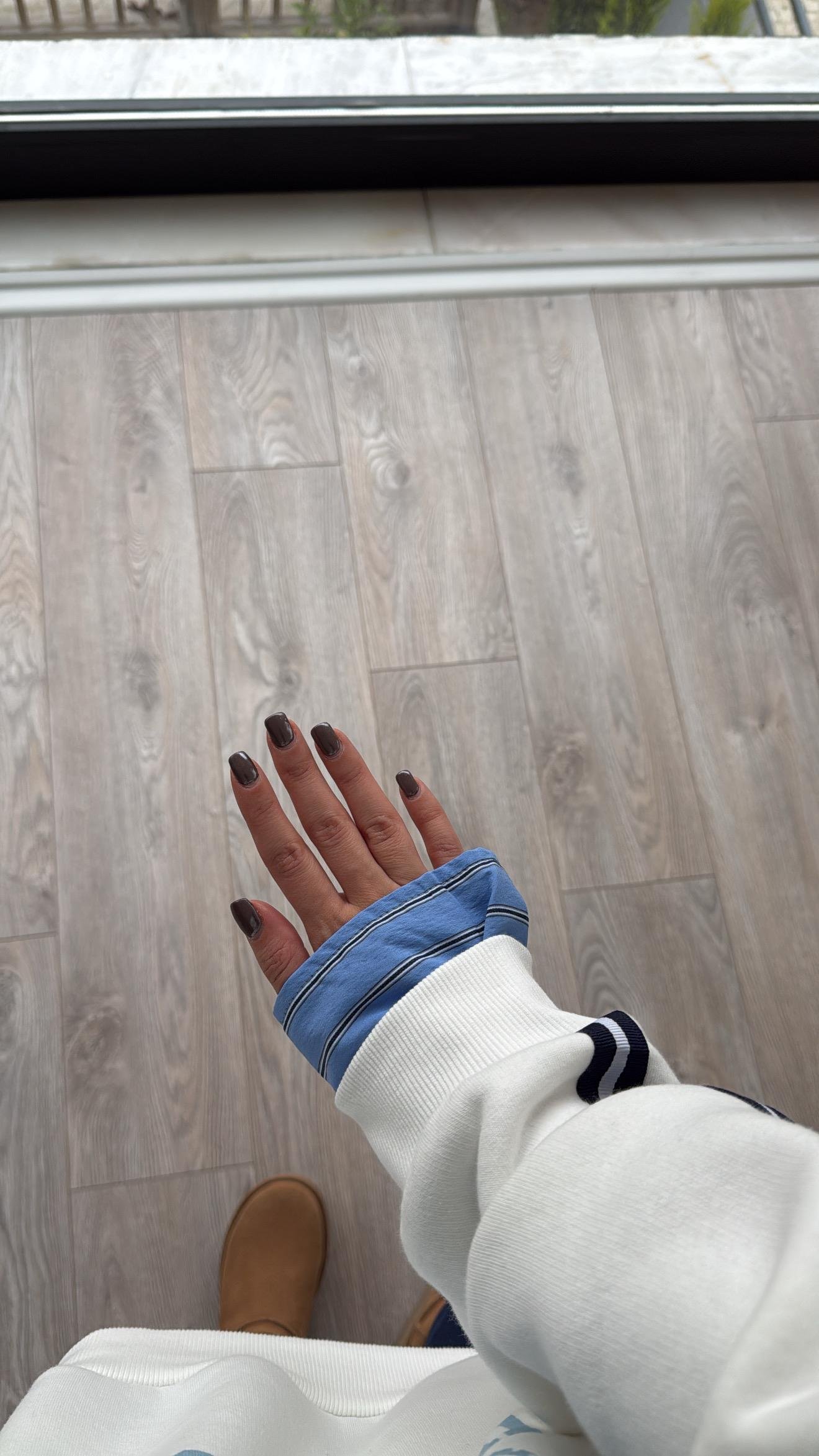 Ekru Gömlek Detaylı Paris Baskılı Sweat 