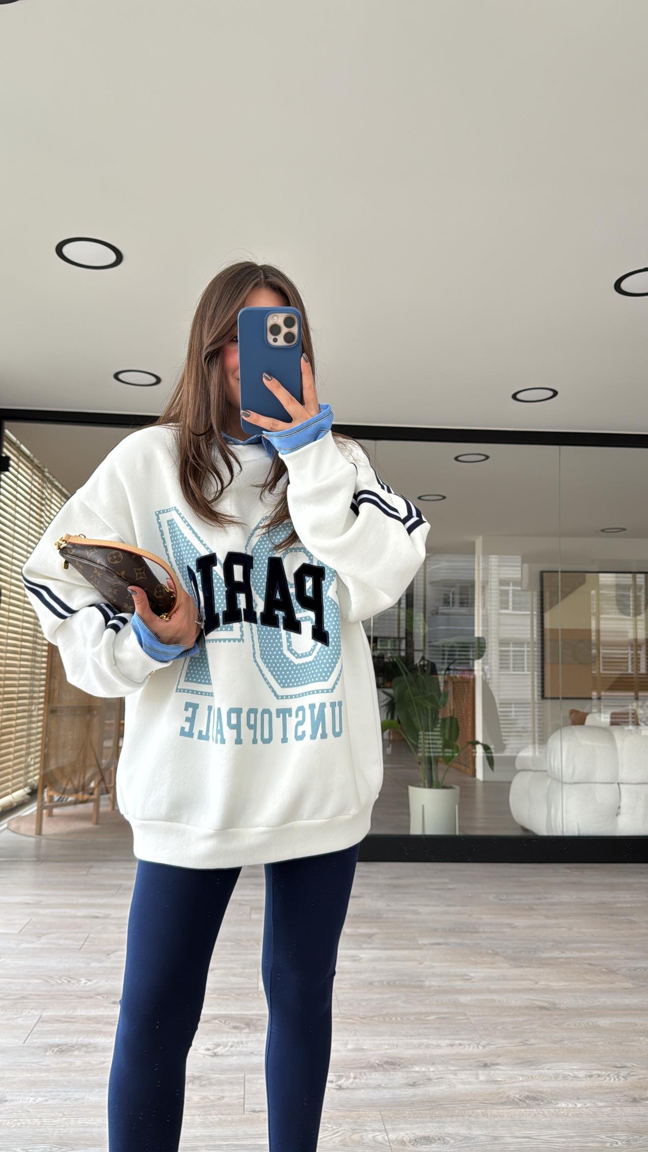 Ekru Gömlek Detaylı Paris Baskılı Sweat 