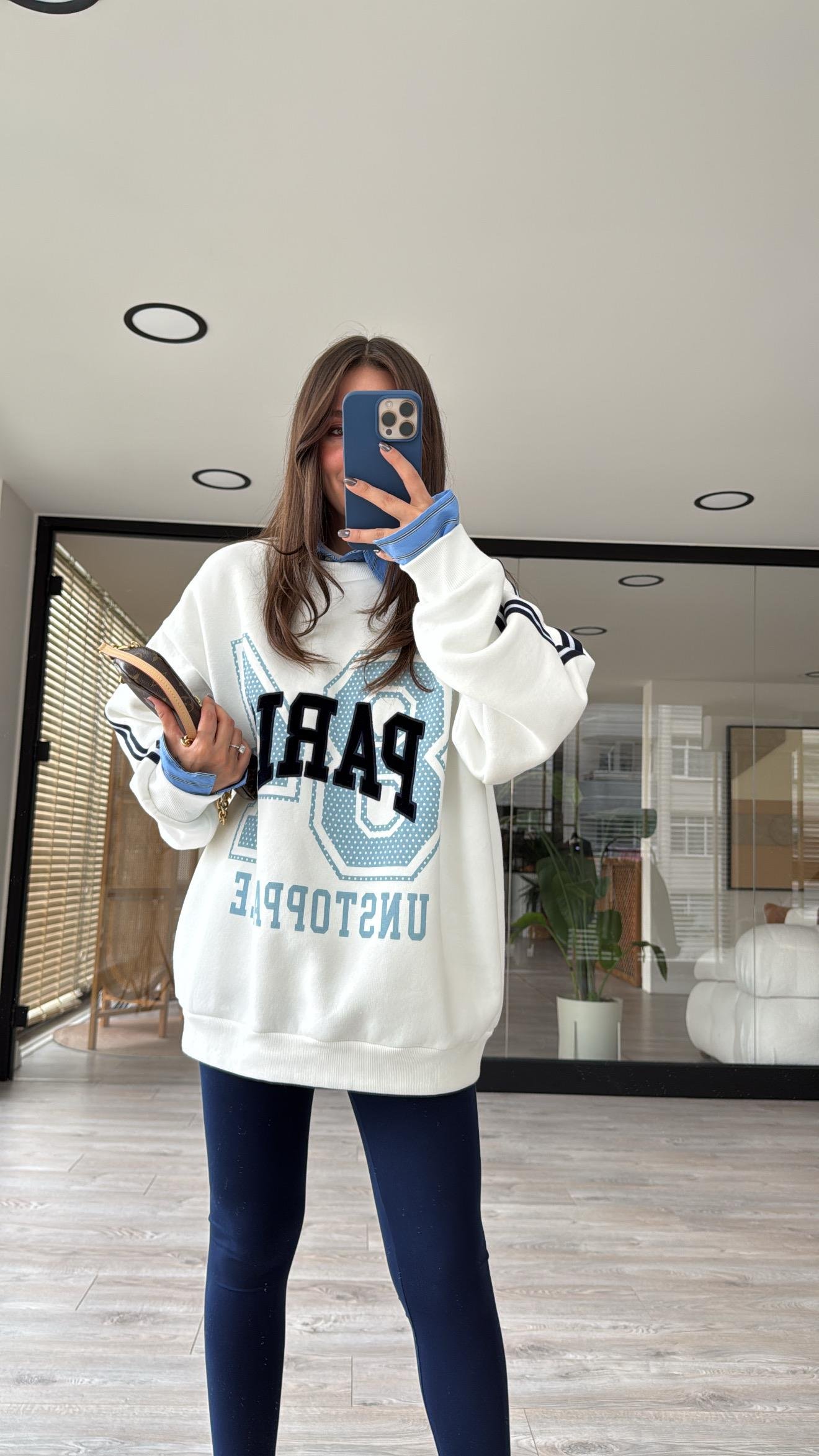 Ekru Gömlek Detaylı Paris Baskılı Sweat 