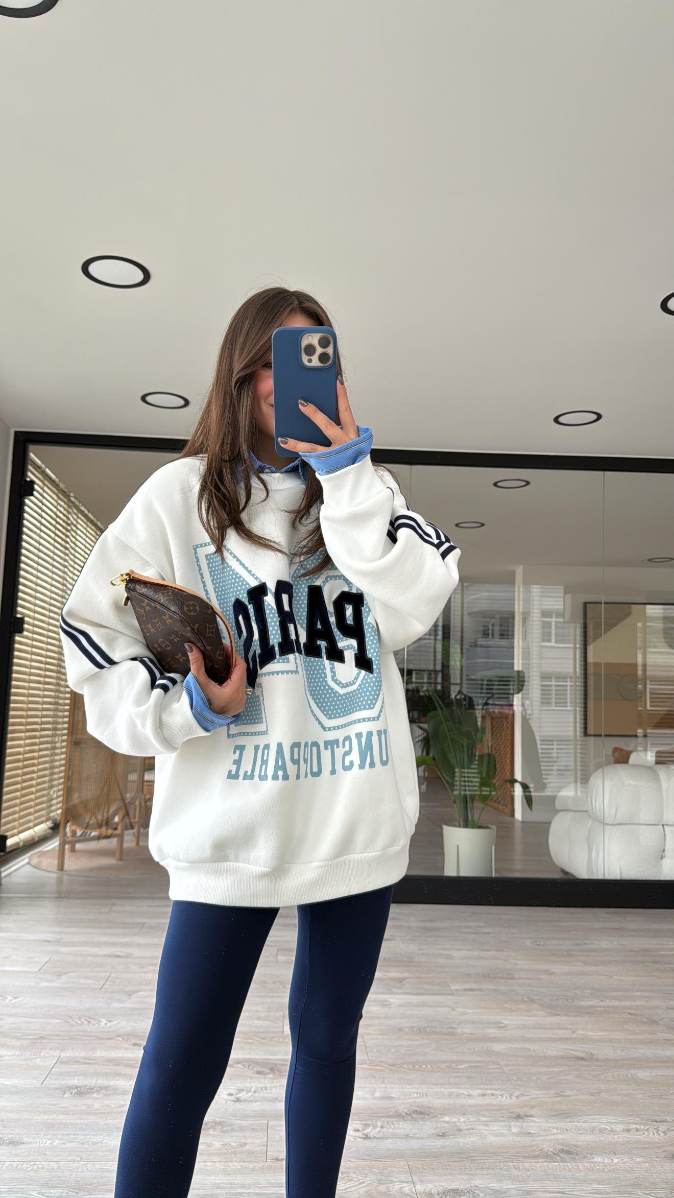 Ekru Gömlek Detaylı Paris Baskılı Sweat 