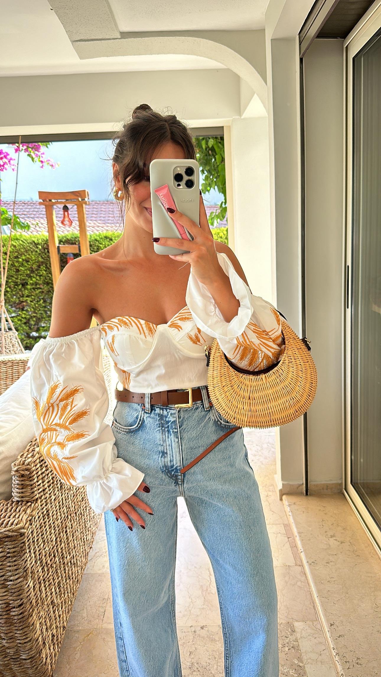 Beyaz Renk Hardal İşlemeli Balon Kol Bluz