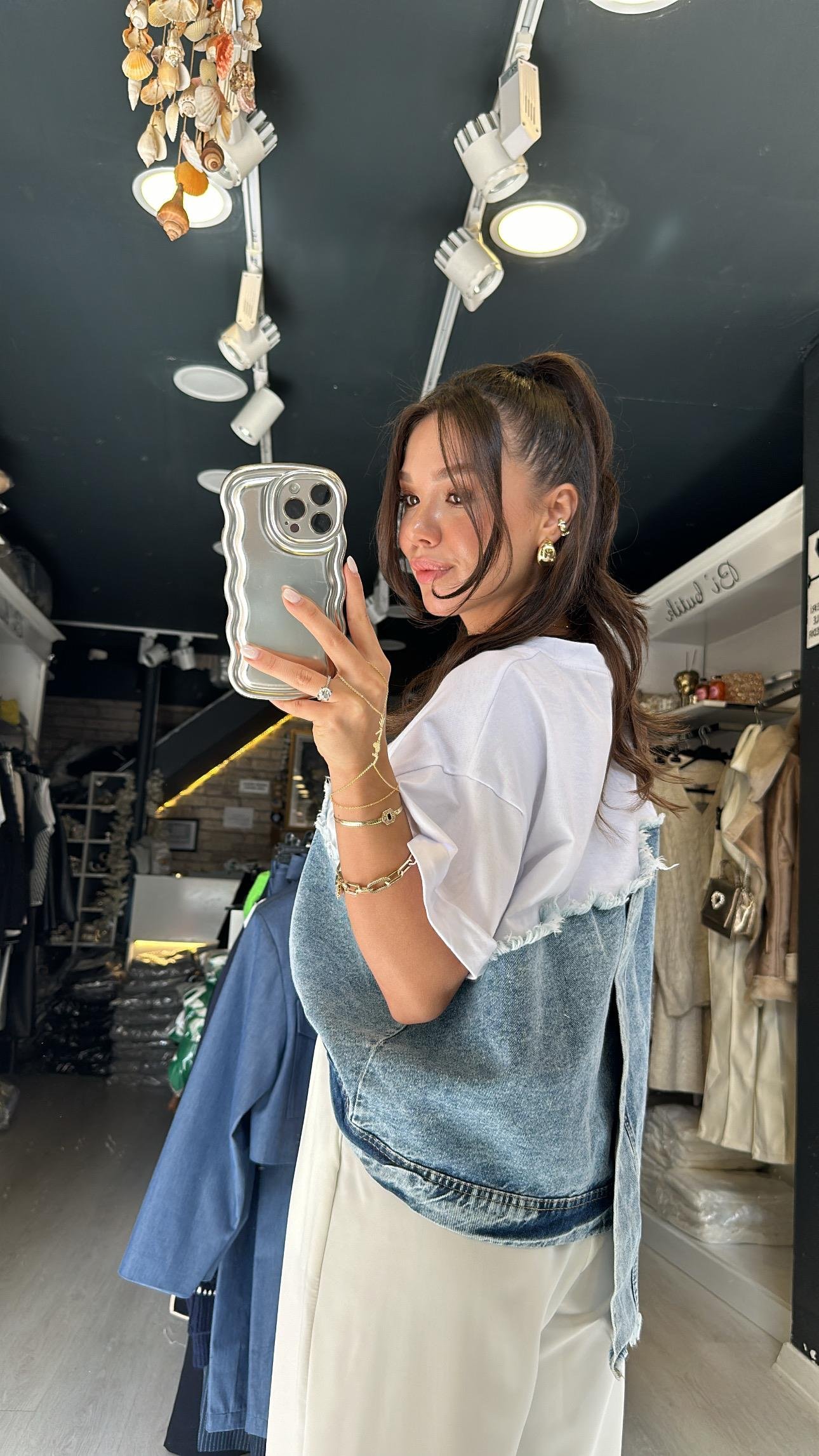 Ekru Jean Detaylı Düğmeli Tshirt