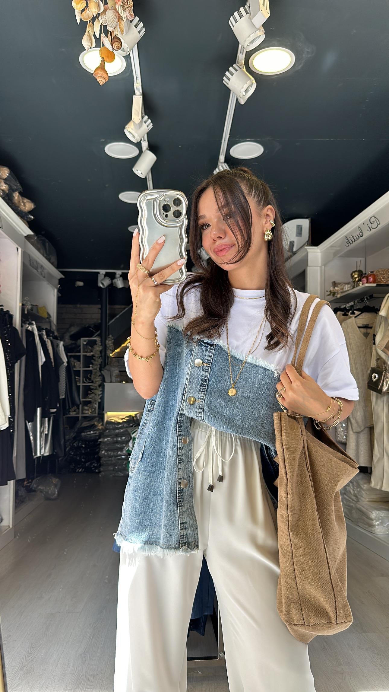 Ekru Jean Detaylı Düğmeli Tshirt