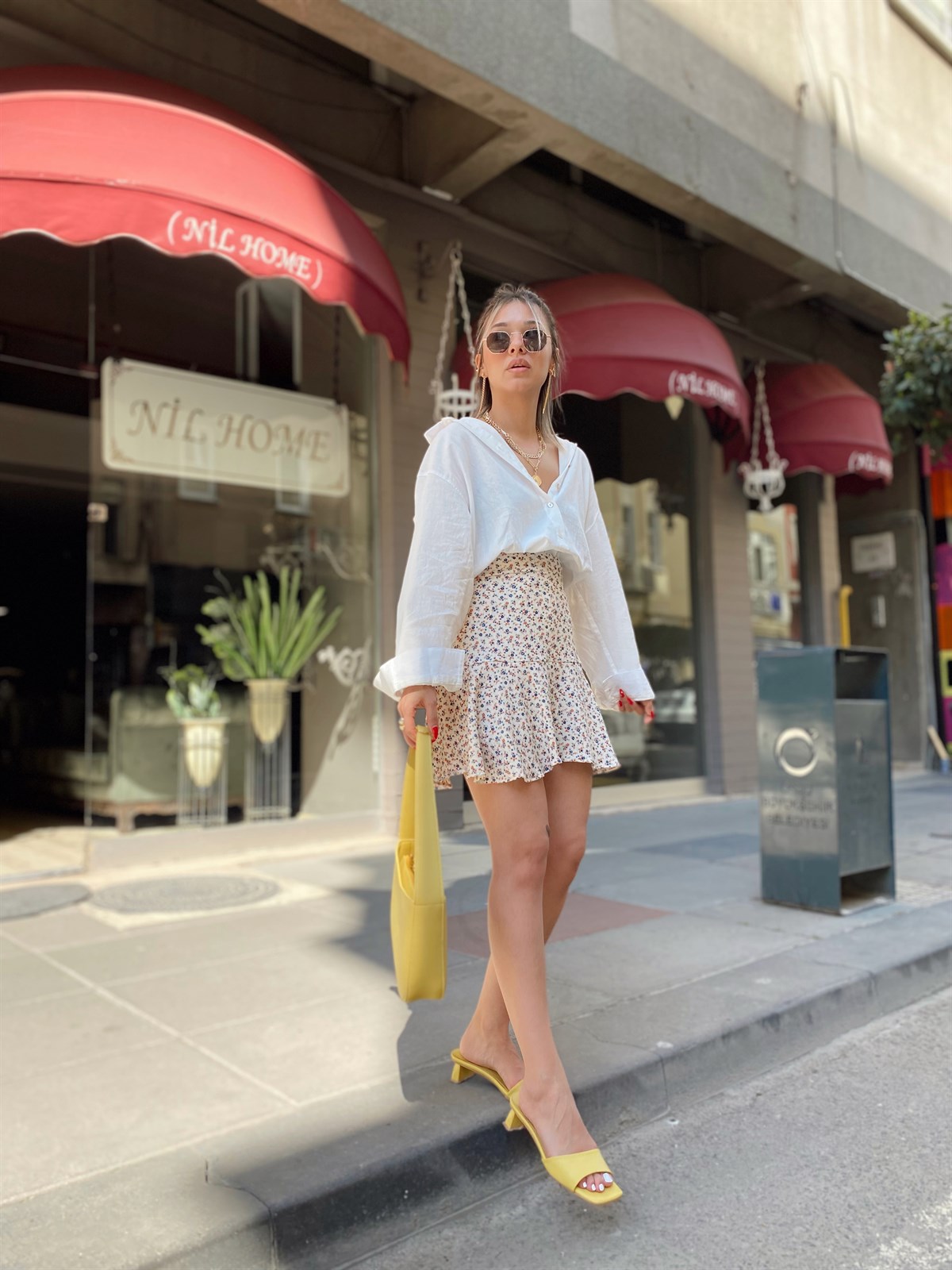 Ekru Mavi Çiçek Desenli Şortlu Etek