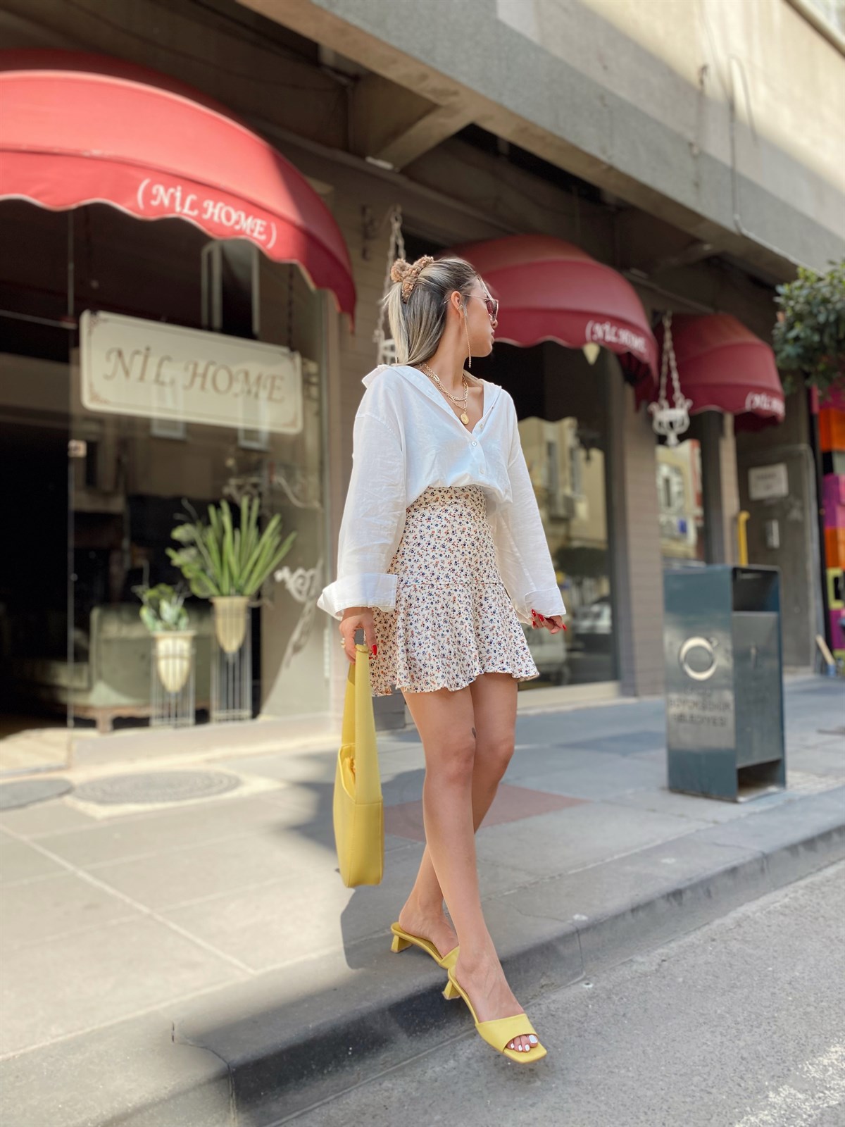 Ekru Mavi Çiçek Desenli Şortlu Etek