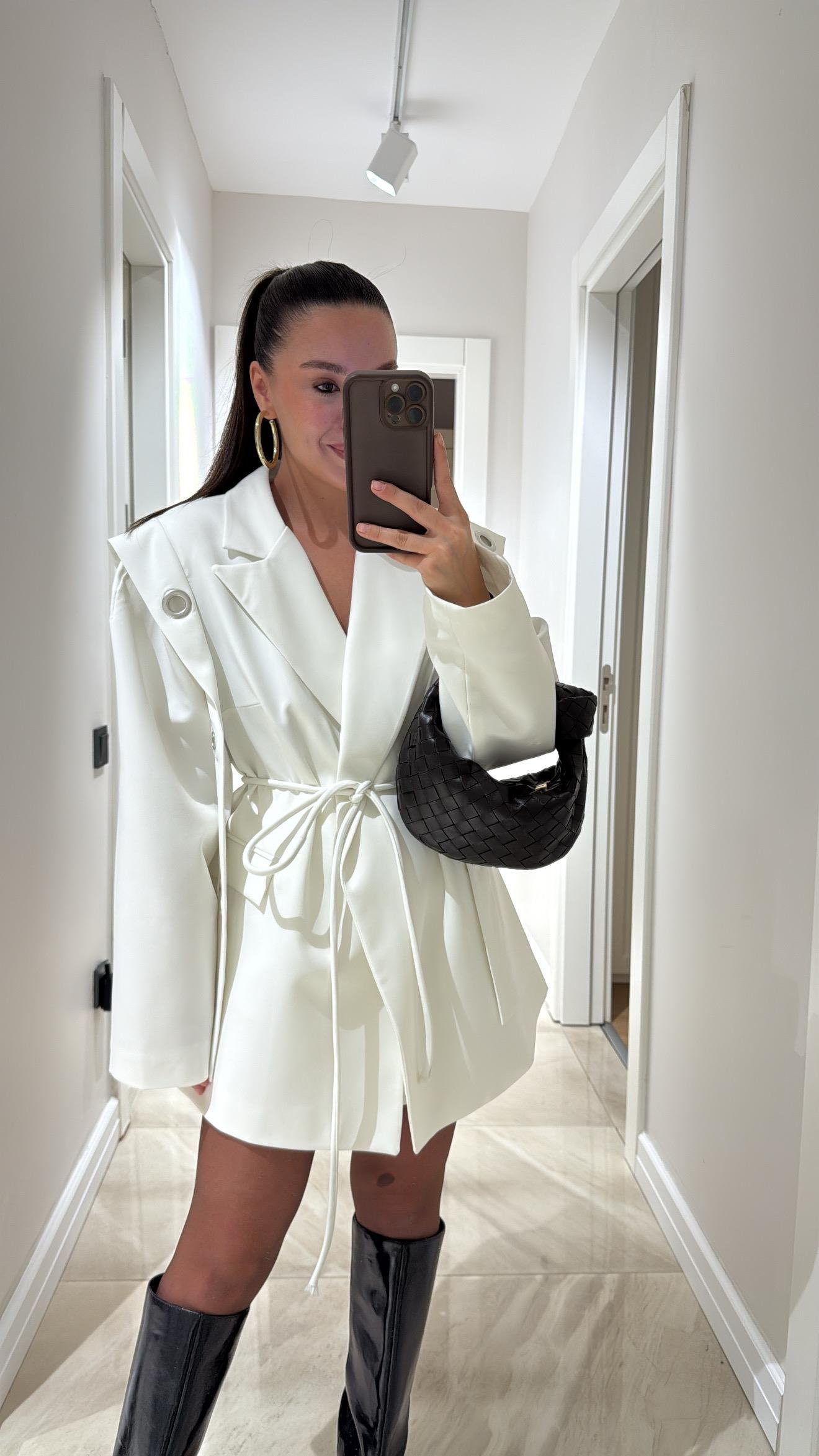 Ekru Omuz Kuş Gözü Detaylı Blazer Ceket