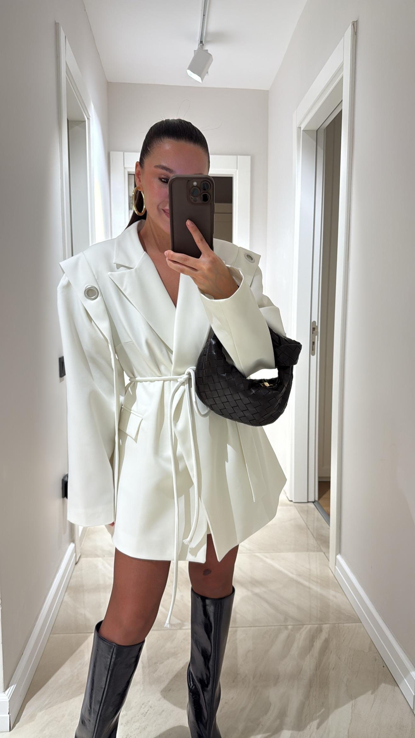 Ekru Omuz Kuş Gözü Detaylı Blazer Ceket