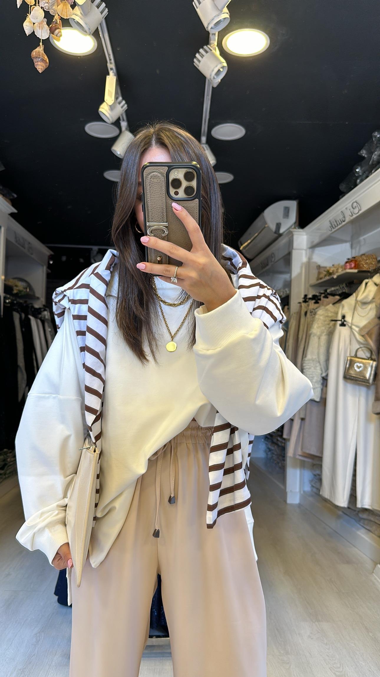 Ekru Yan Yırtmaç Detaylı Basic Sweat