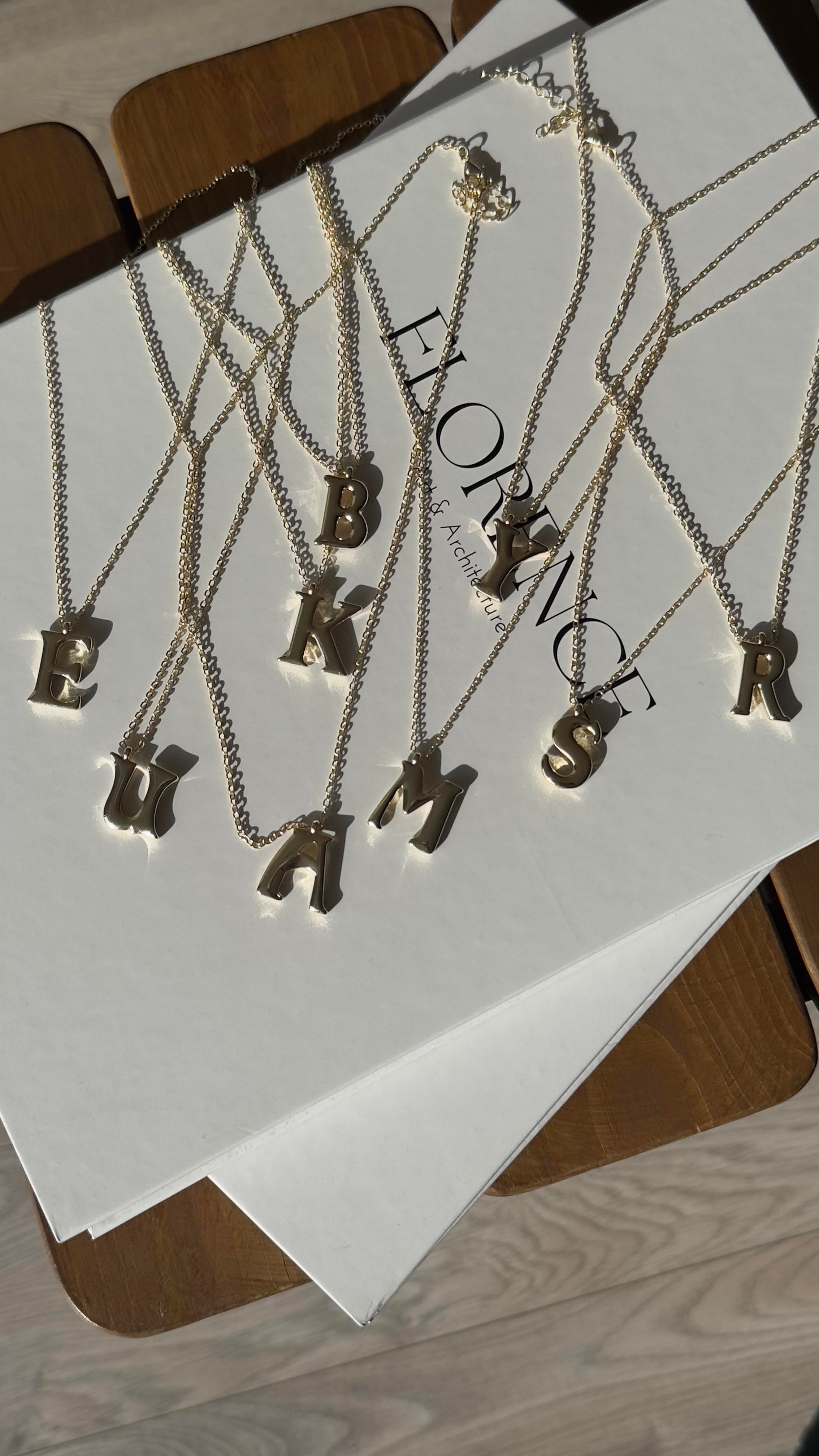 Gold Asimetrik Harfli Kolye 