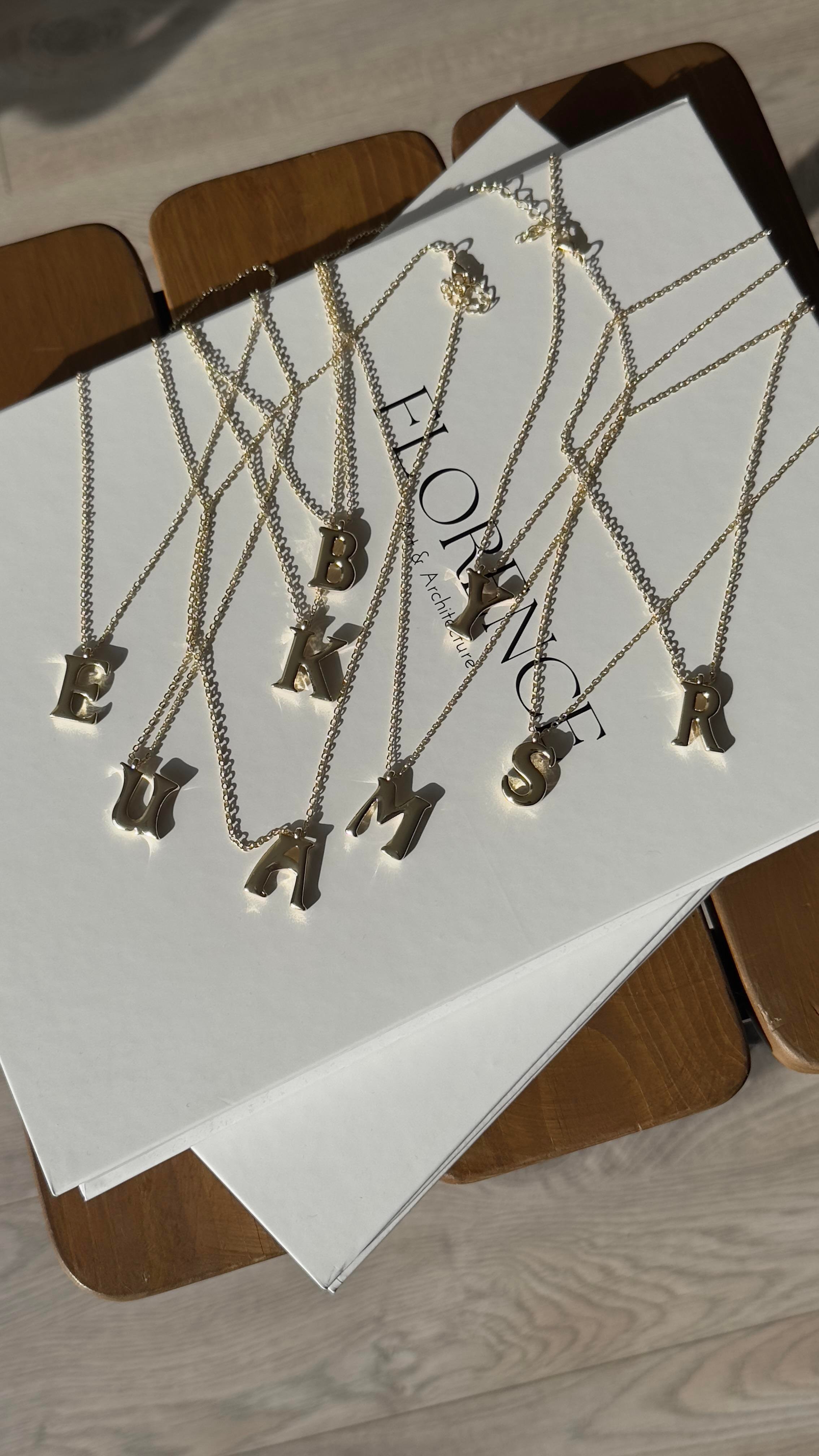 Gold Asimetrik Harfli Kolye 