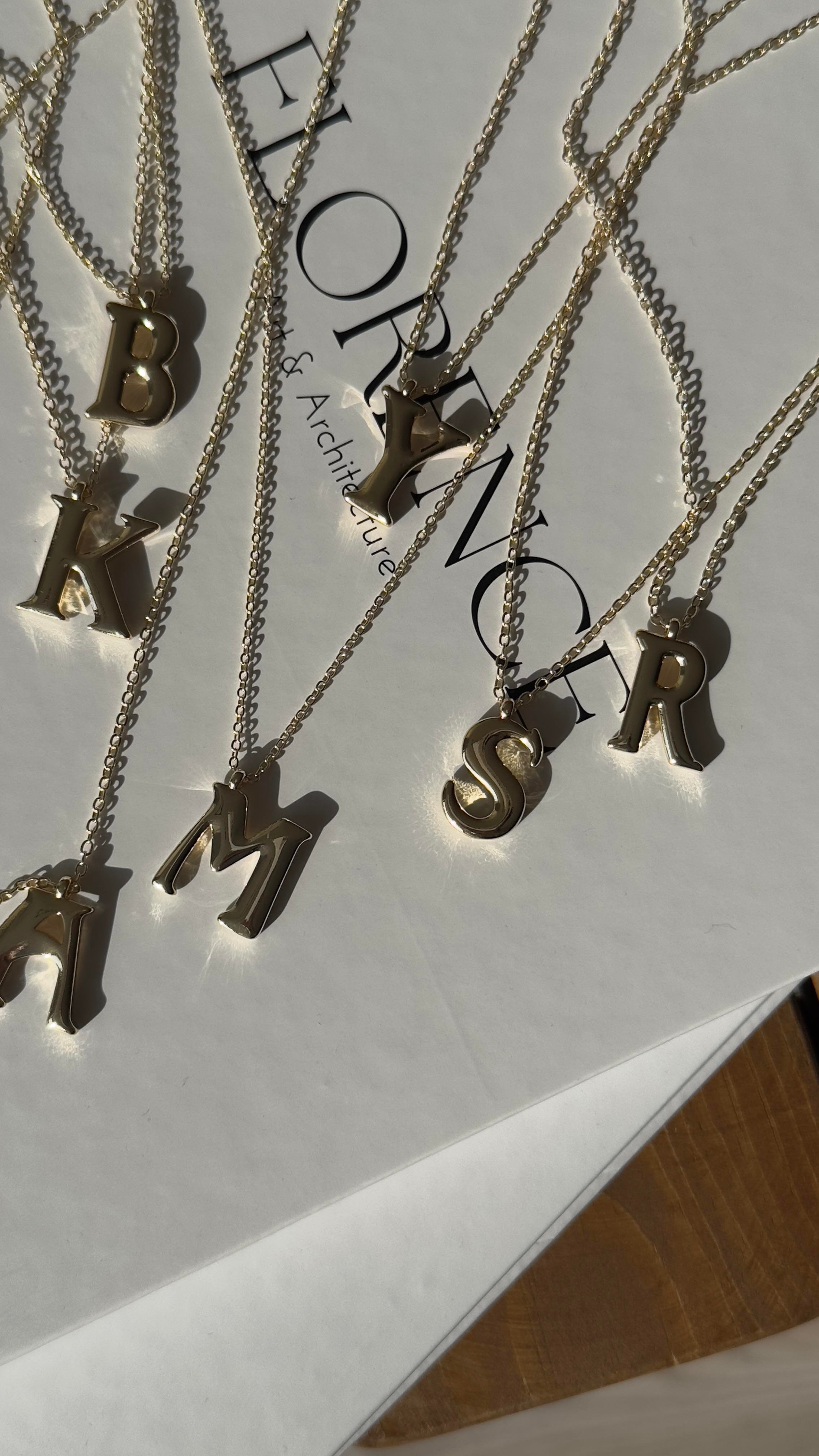 Gold Asimetrik Harfli Kolye 