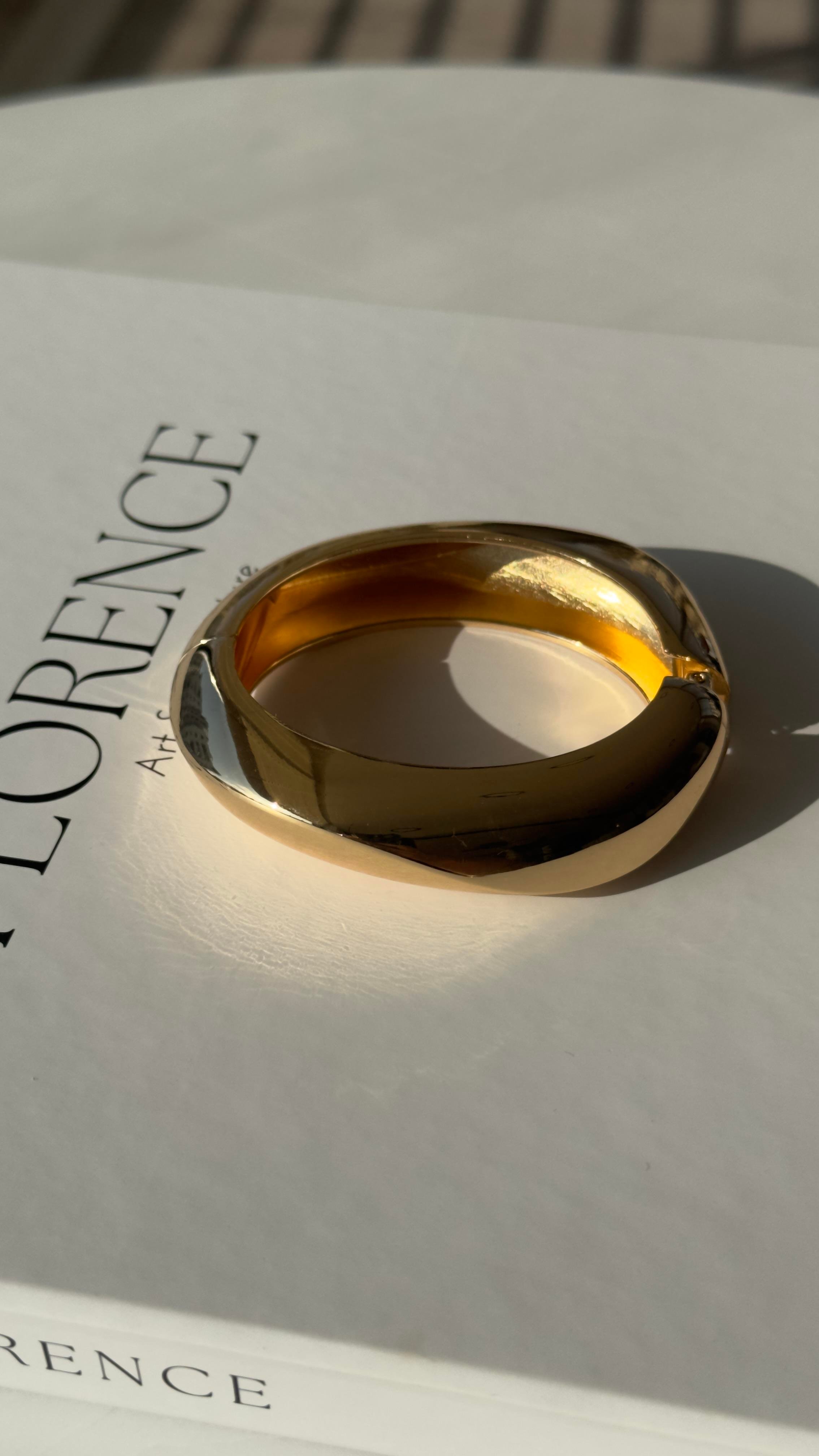 Gold Asimetrik İnce Kelepçe Bileklik