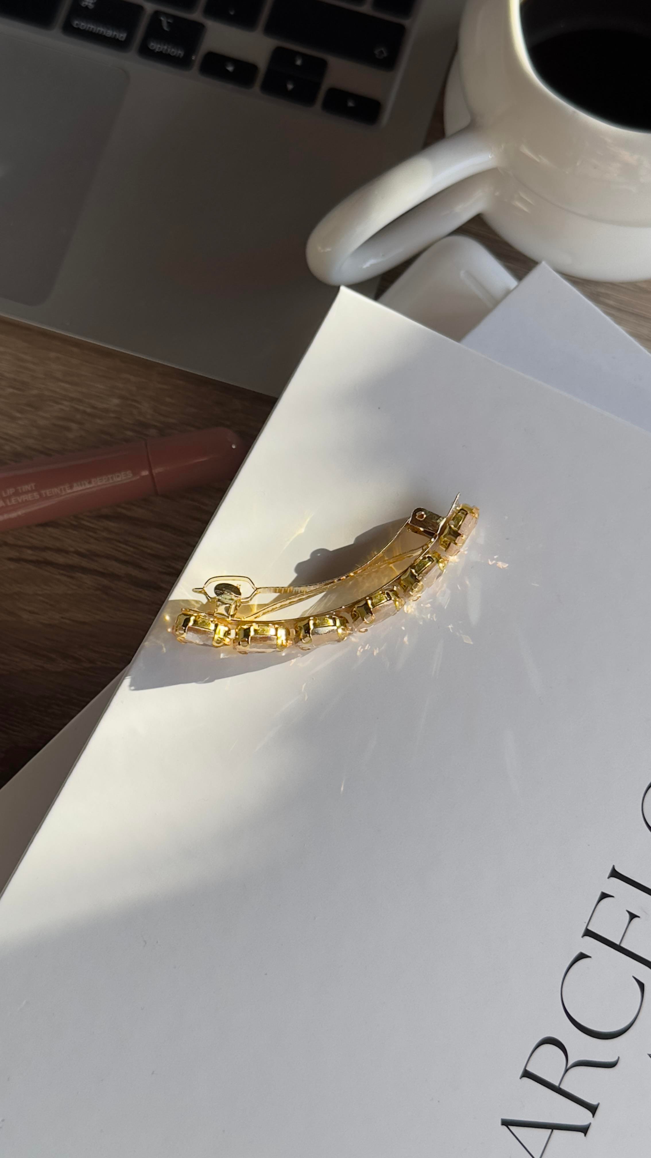 Gold Bej Renk Damla Taşlı Klipsli Toka 