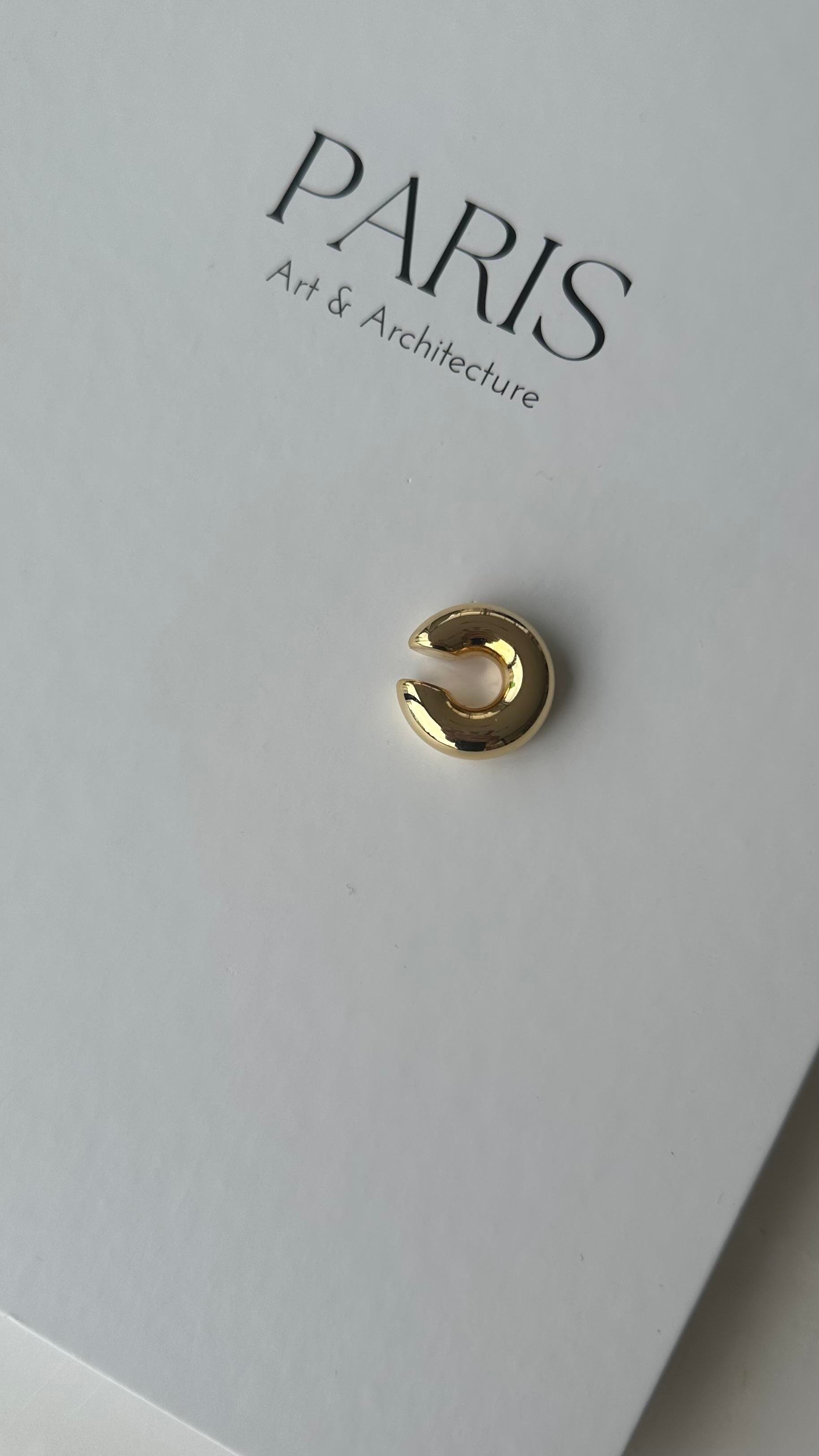 Gold C Şekli Bombeli Kıkırdak Küpe