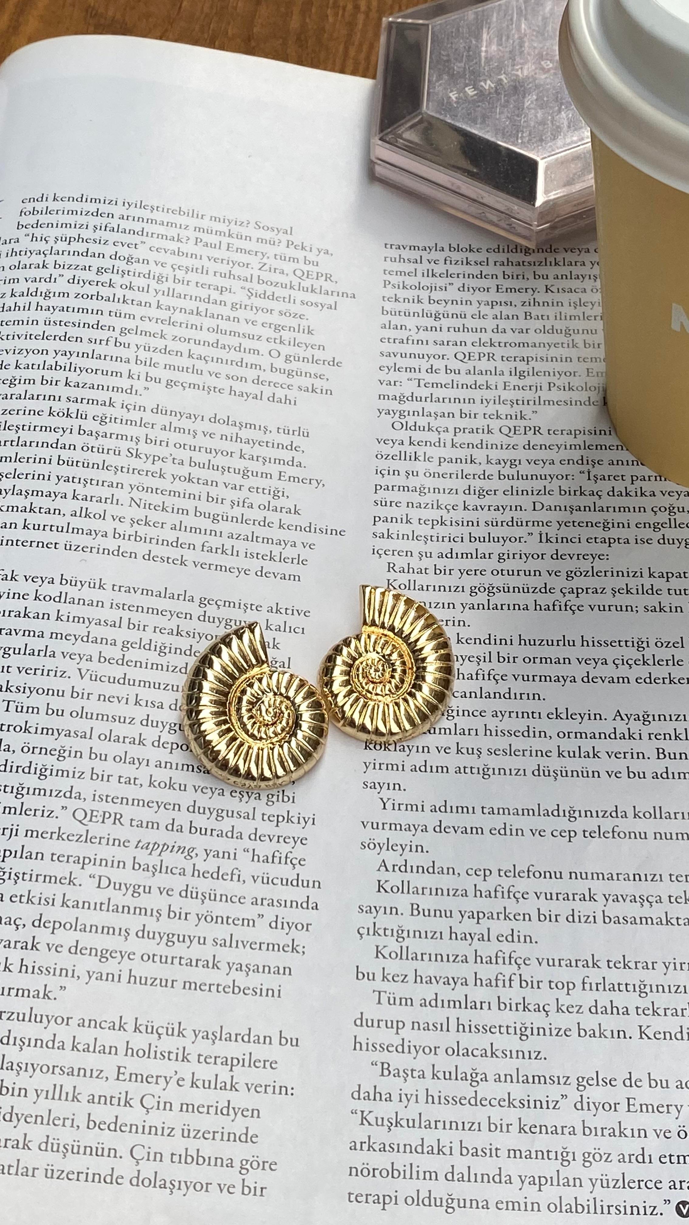 Gold İstiridiye Küpe