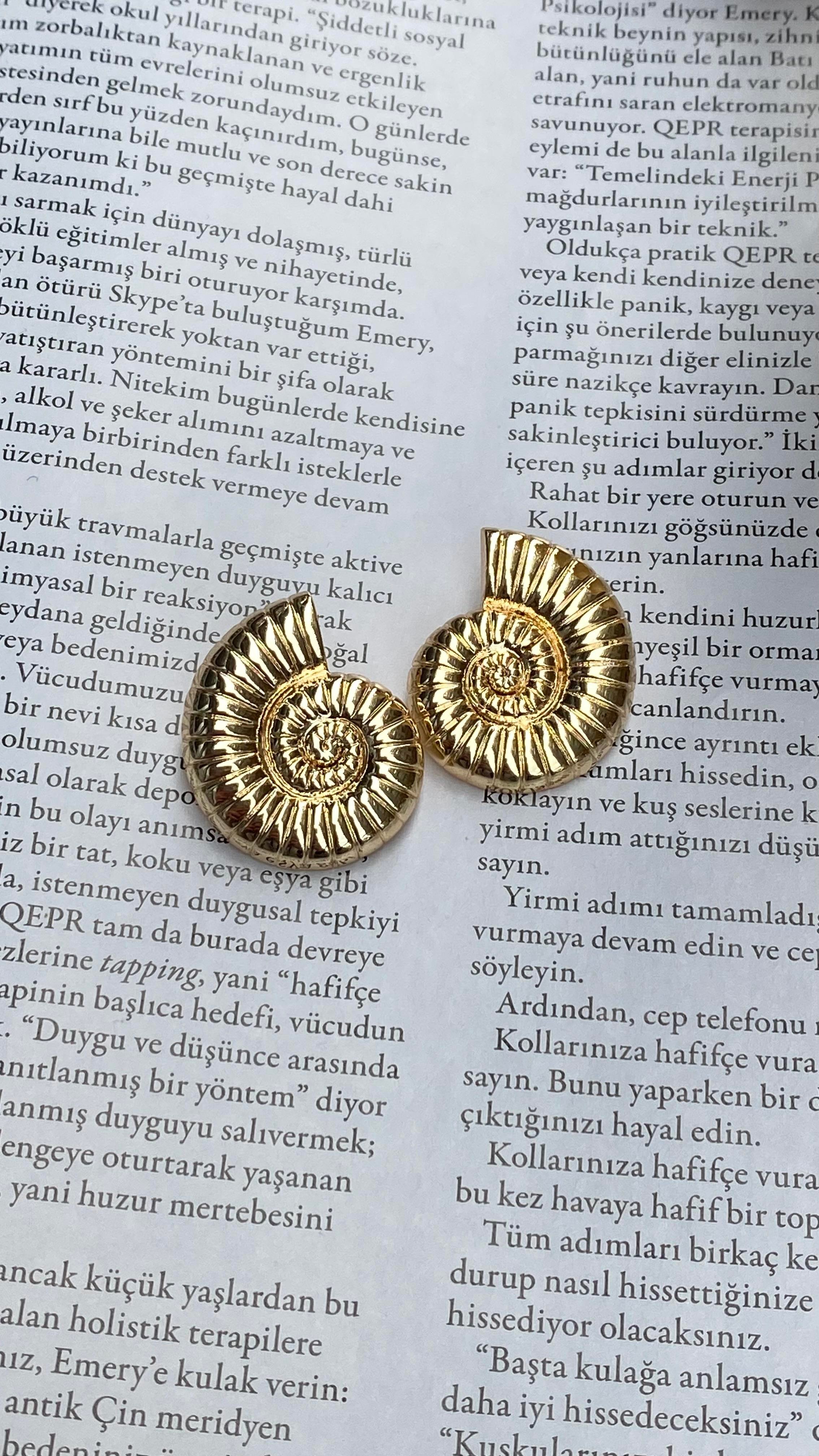 Gold İstiridiye Küpe