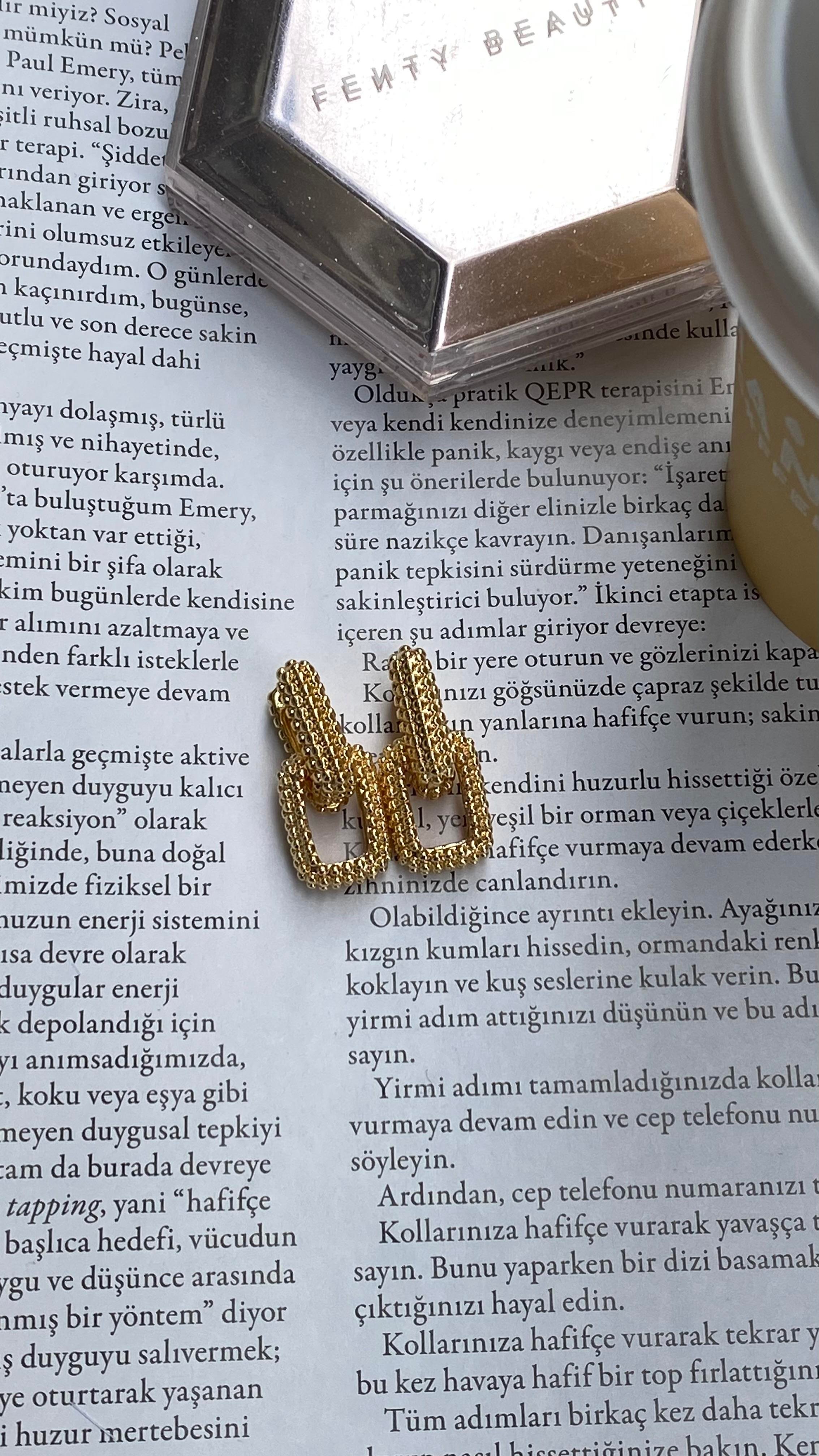 Gold Dikdörtgen 2li Küpe