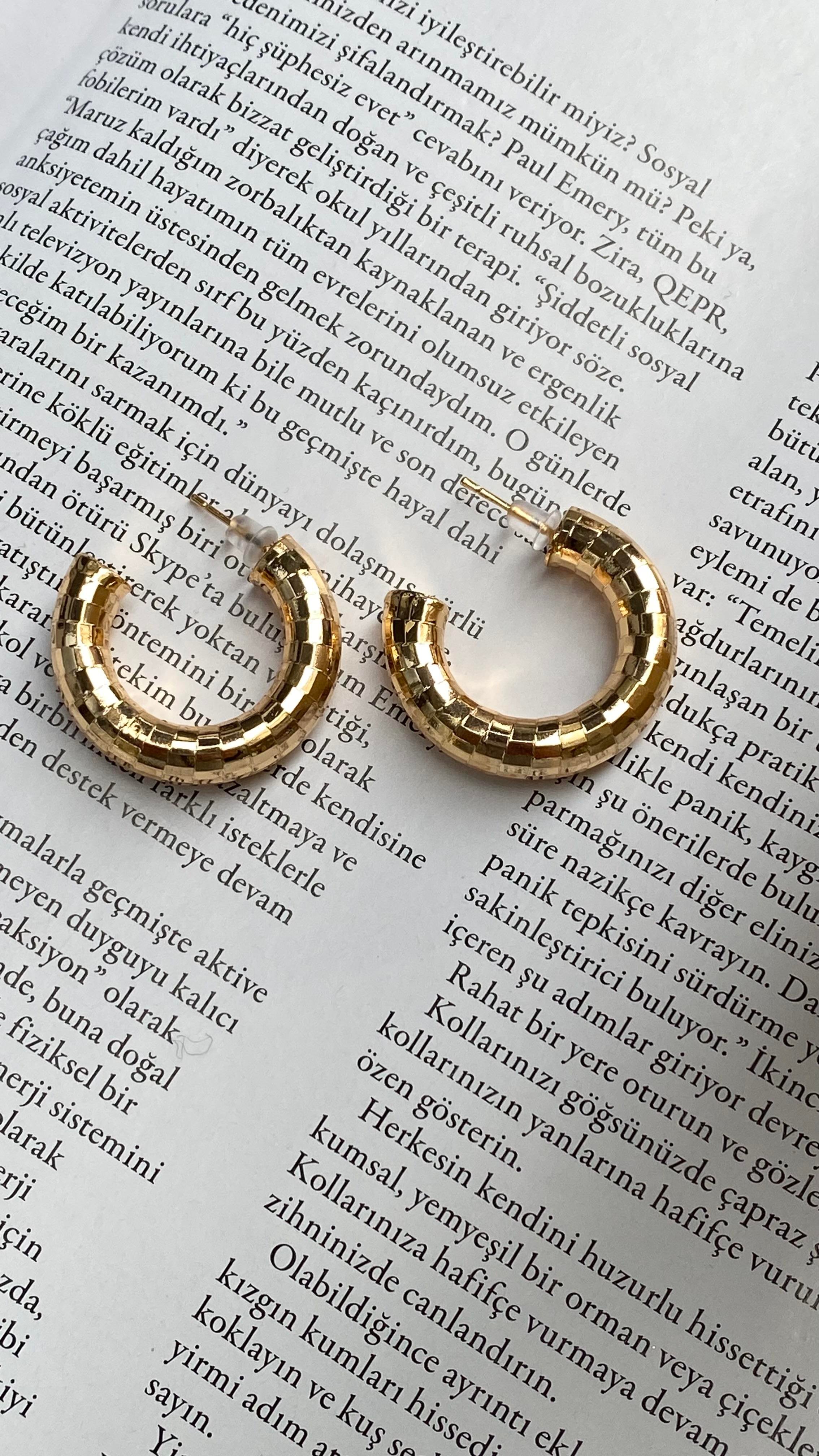 Gold Disco Yarı Halka Küpe