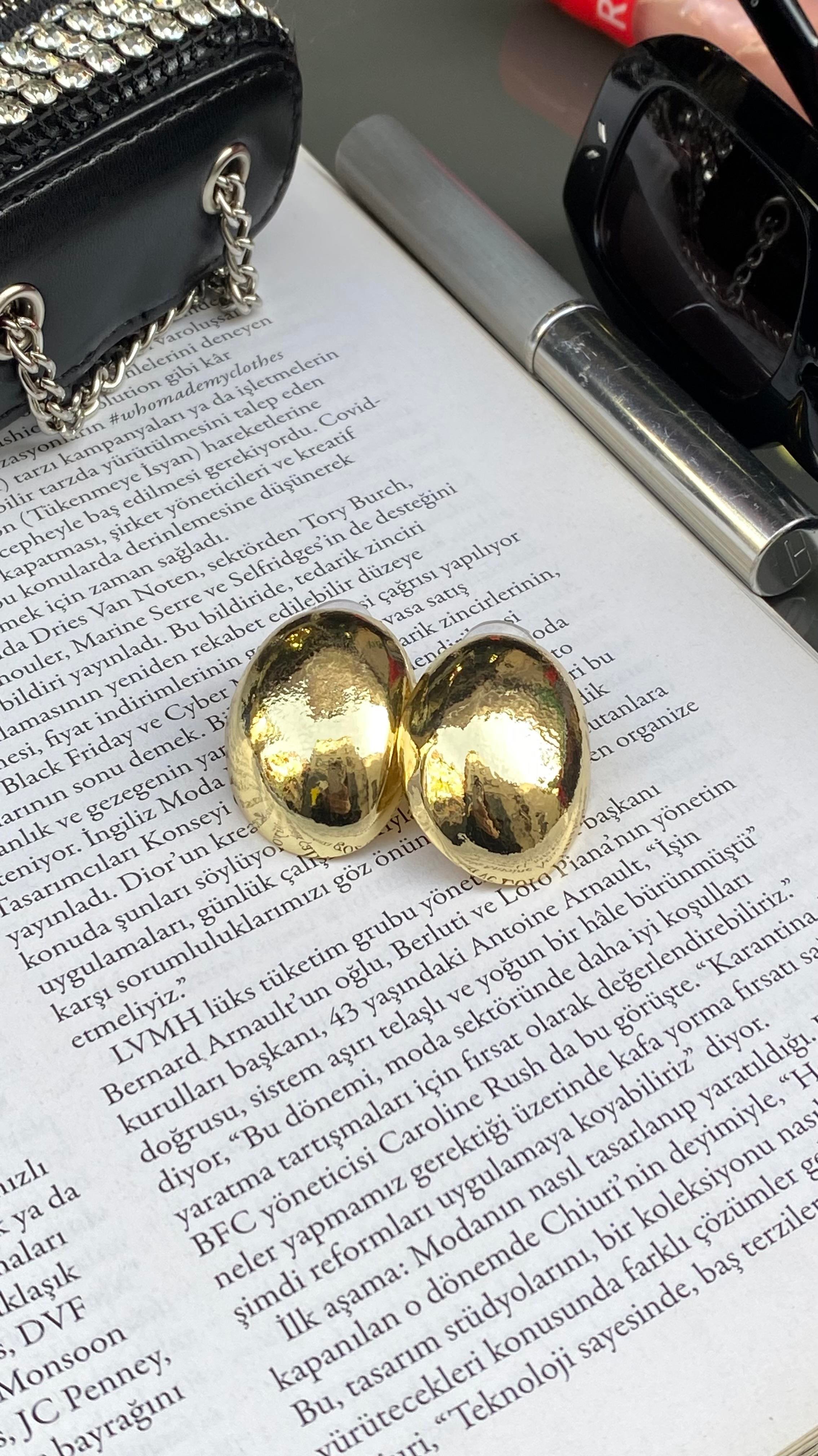 Gold Dolgulu Parlak Oval Küpe