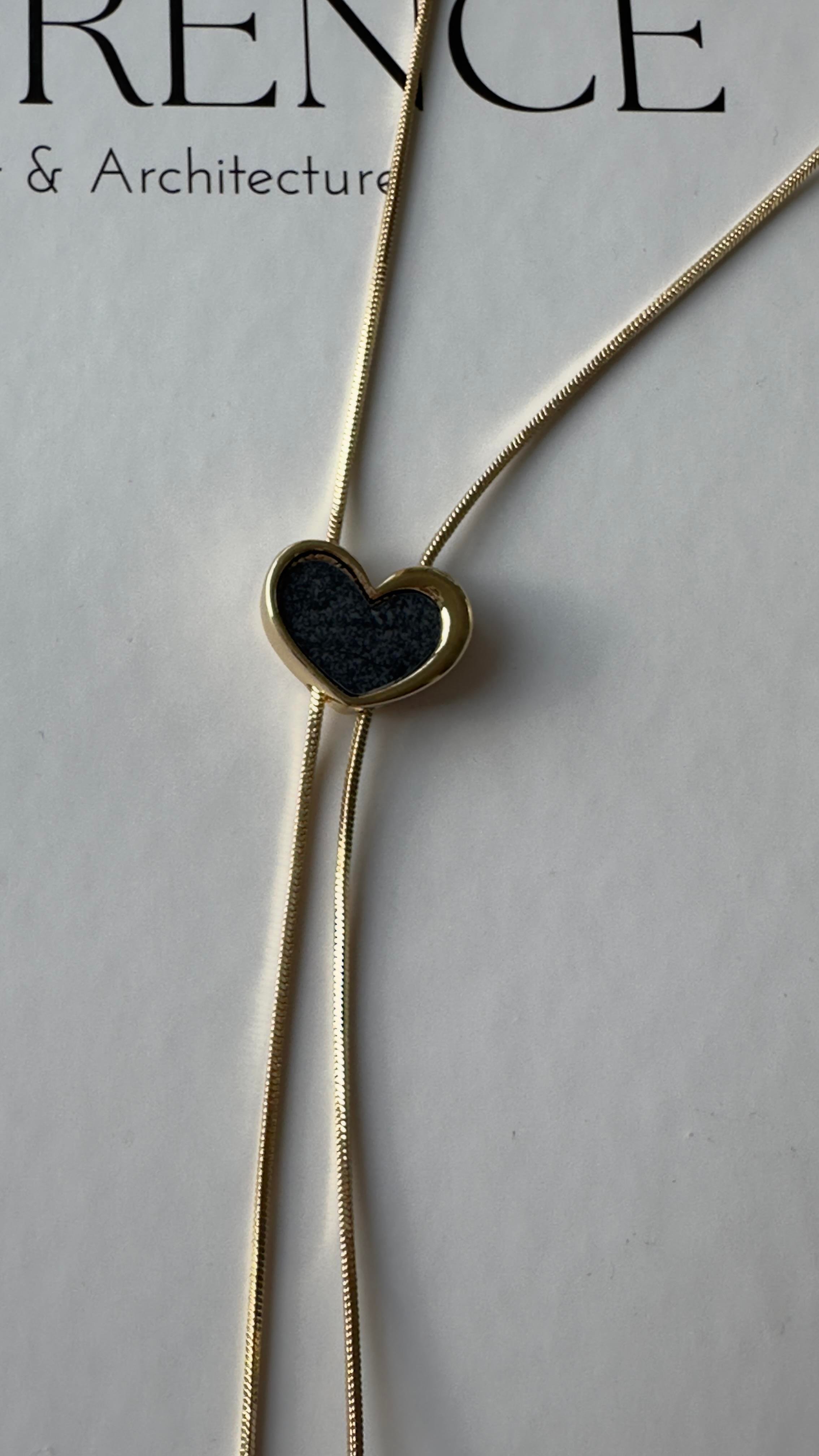 Gold Gri Kalp Detaylı Asansörlü Kolye